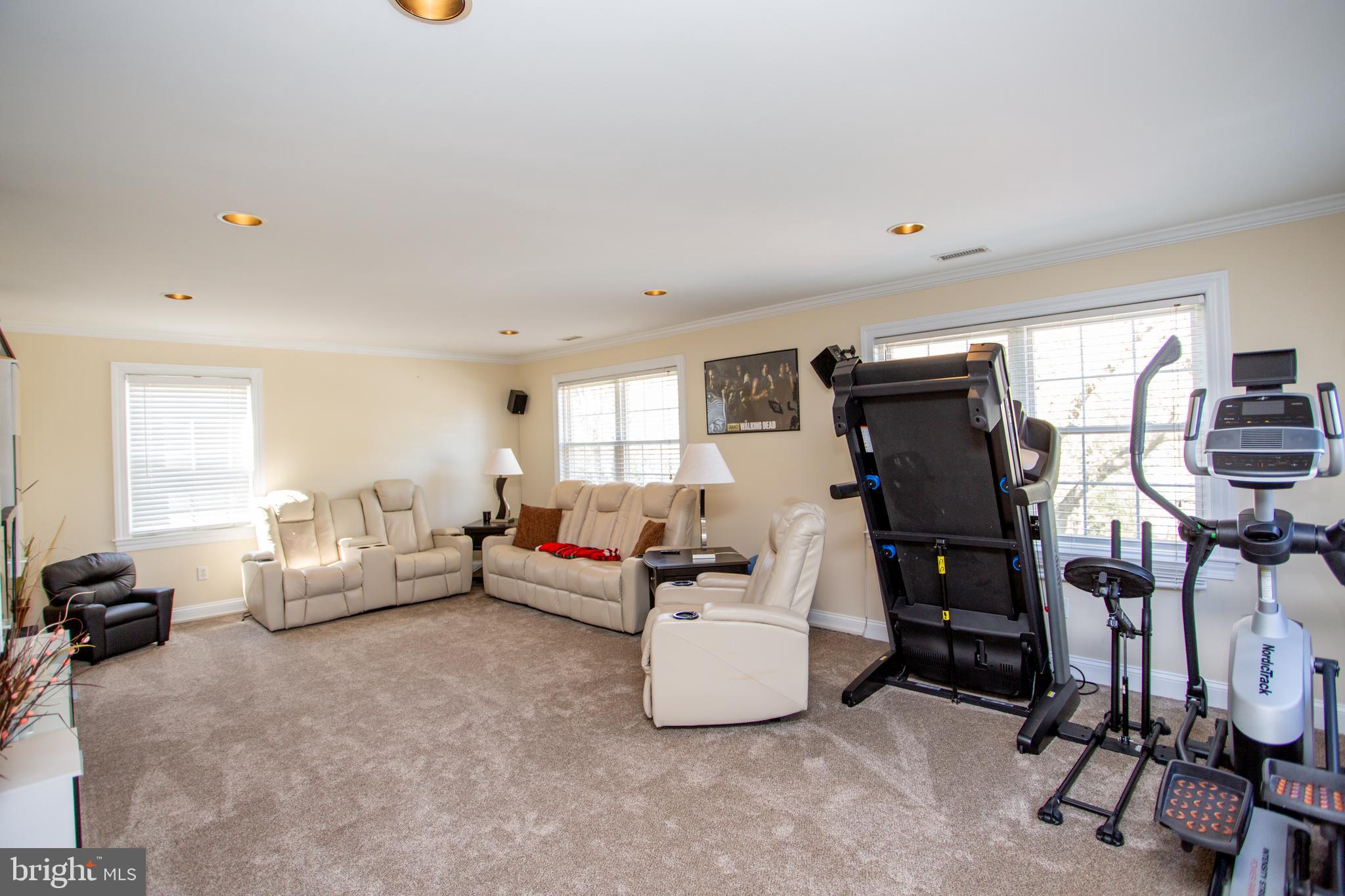 FEASTERVILLE - Residential