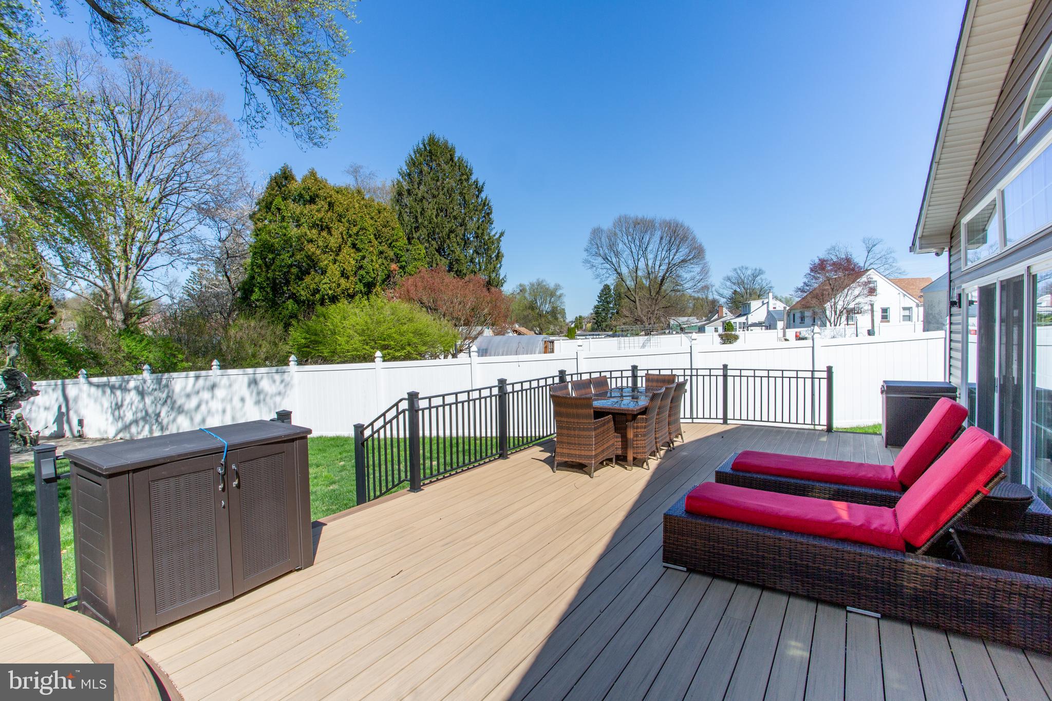 FEASTERVILLE - Residential