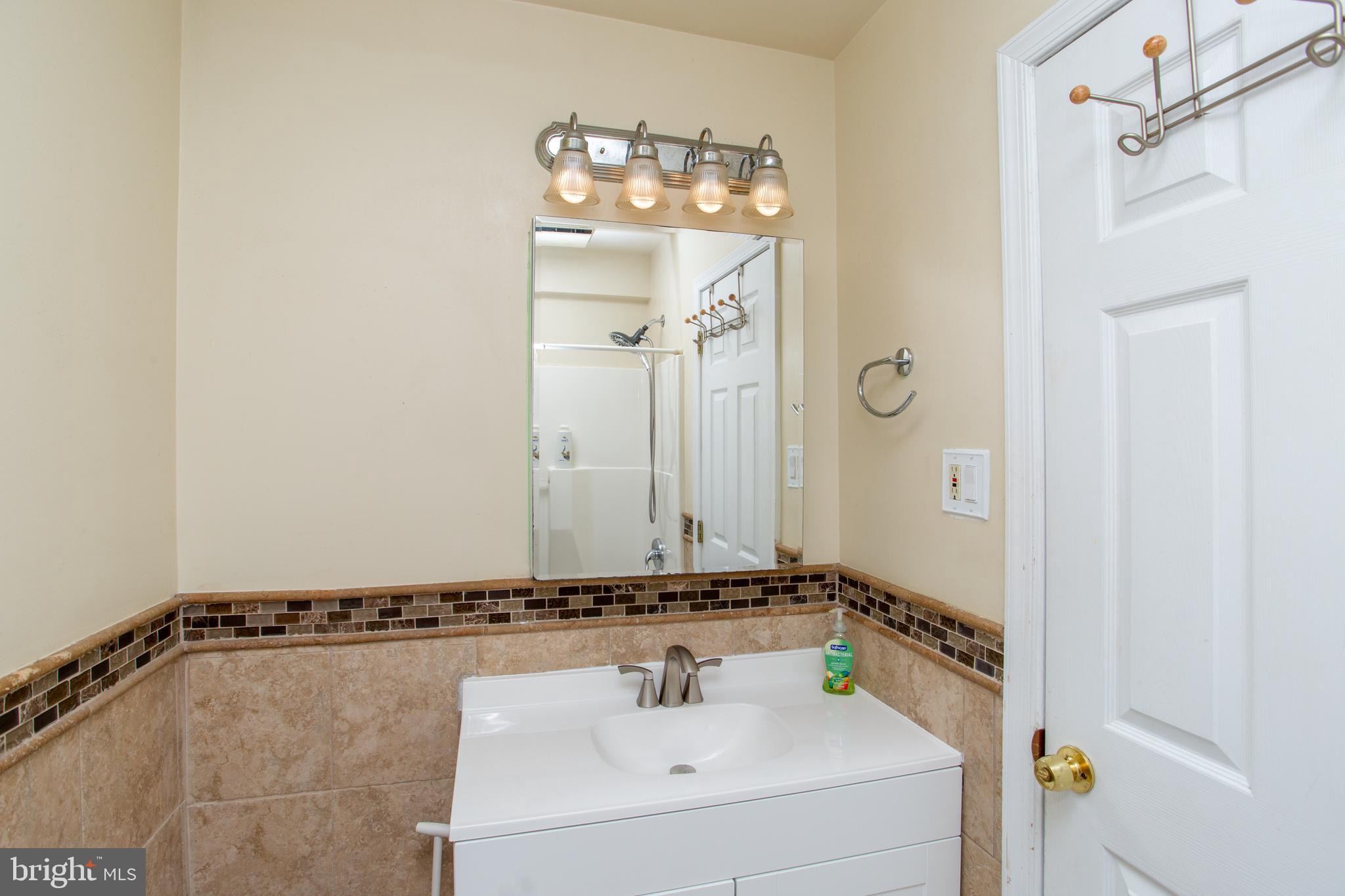 FEASTERVILLE - Residential