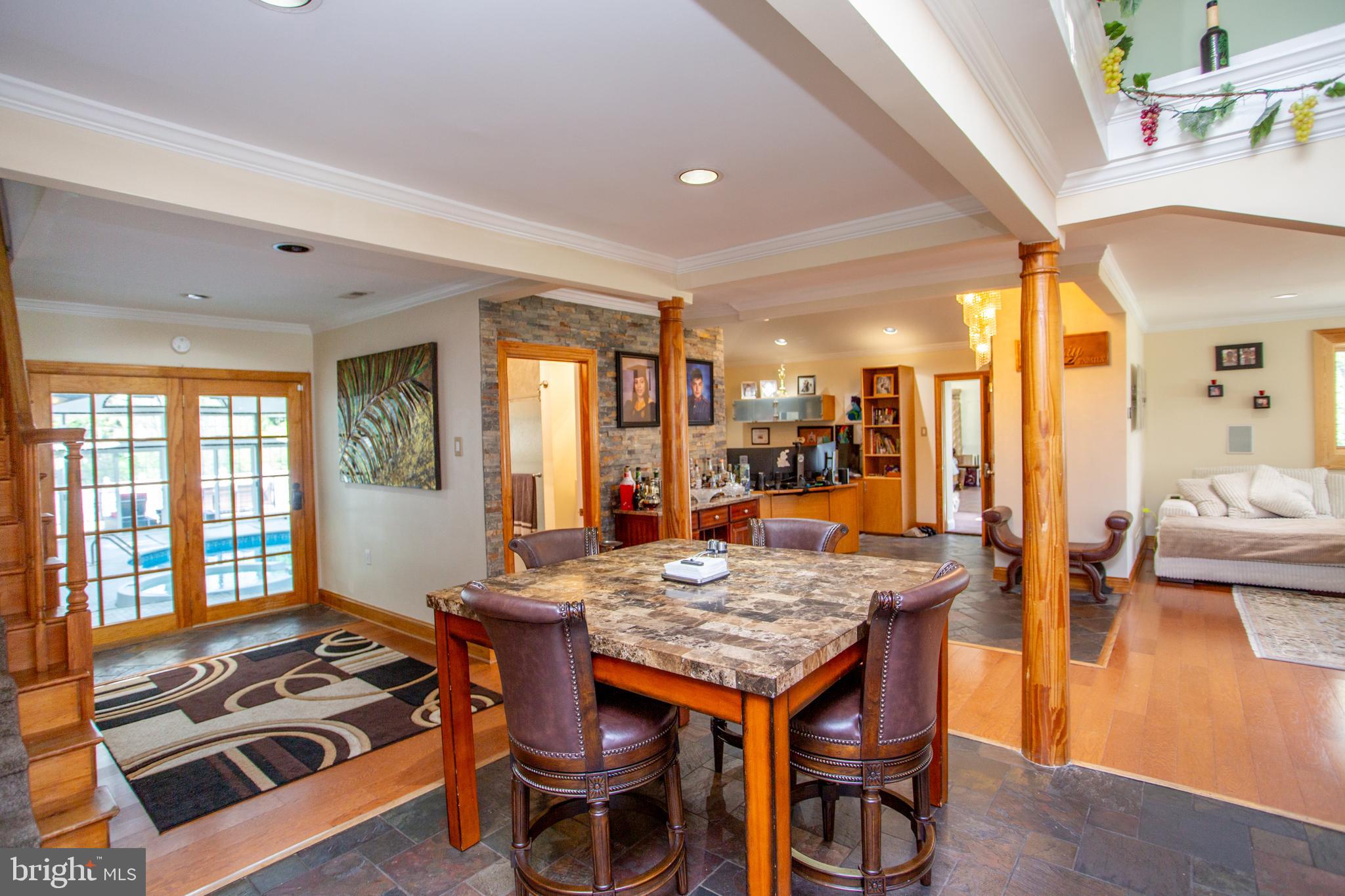 FEASTERVILLE - Residential