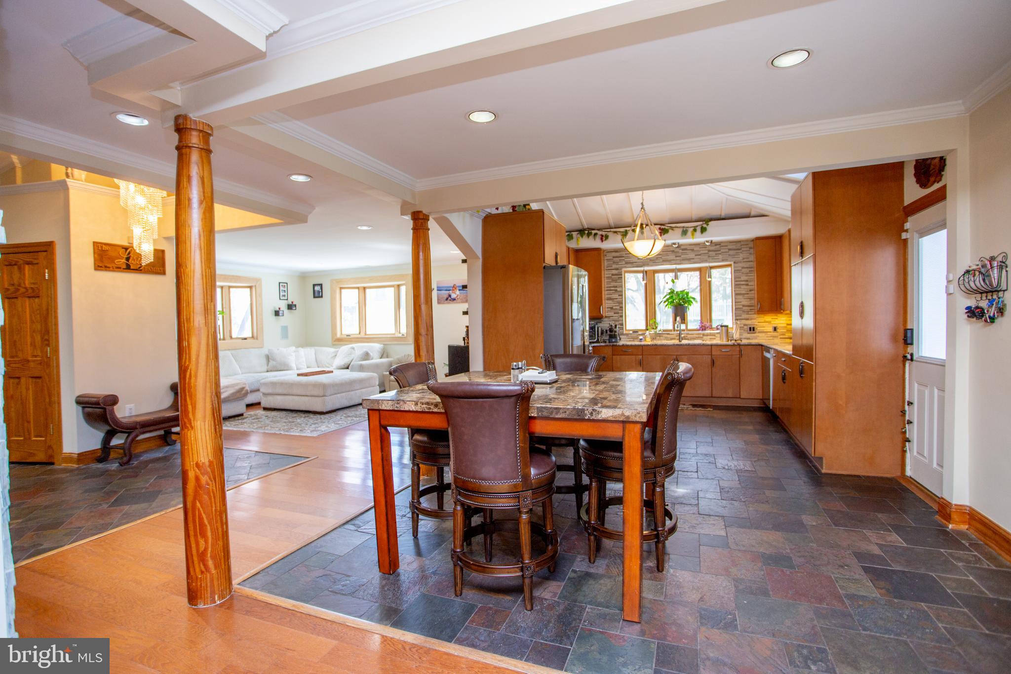 FEASTERVILLE - Residential