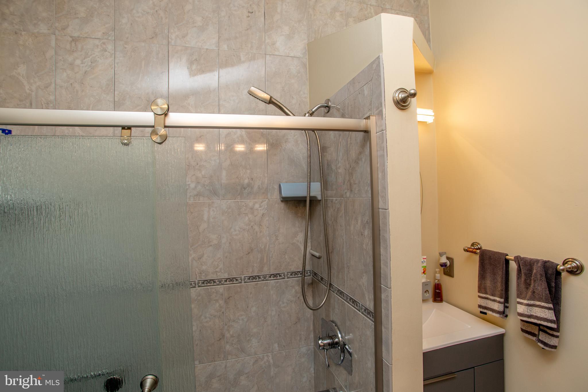 FEASTERVILLE - Residential