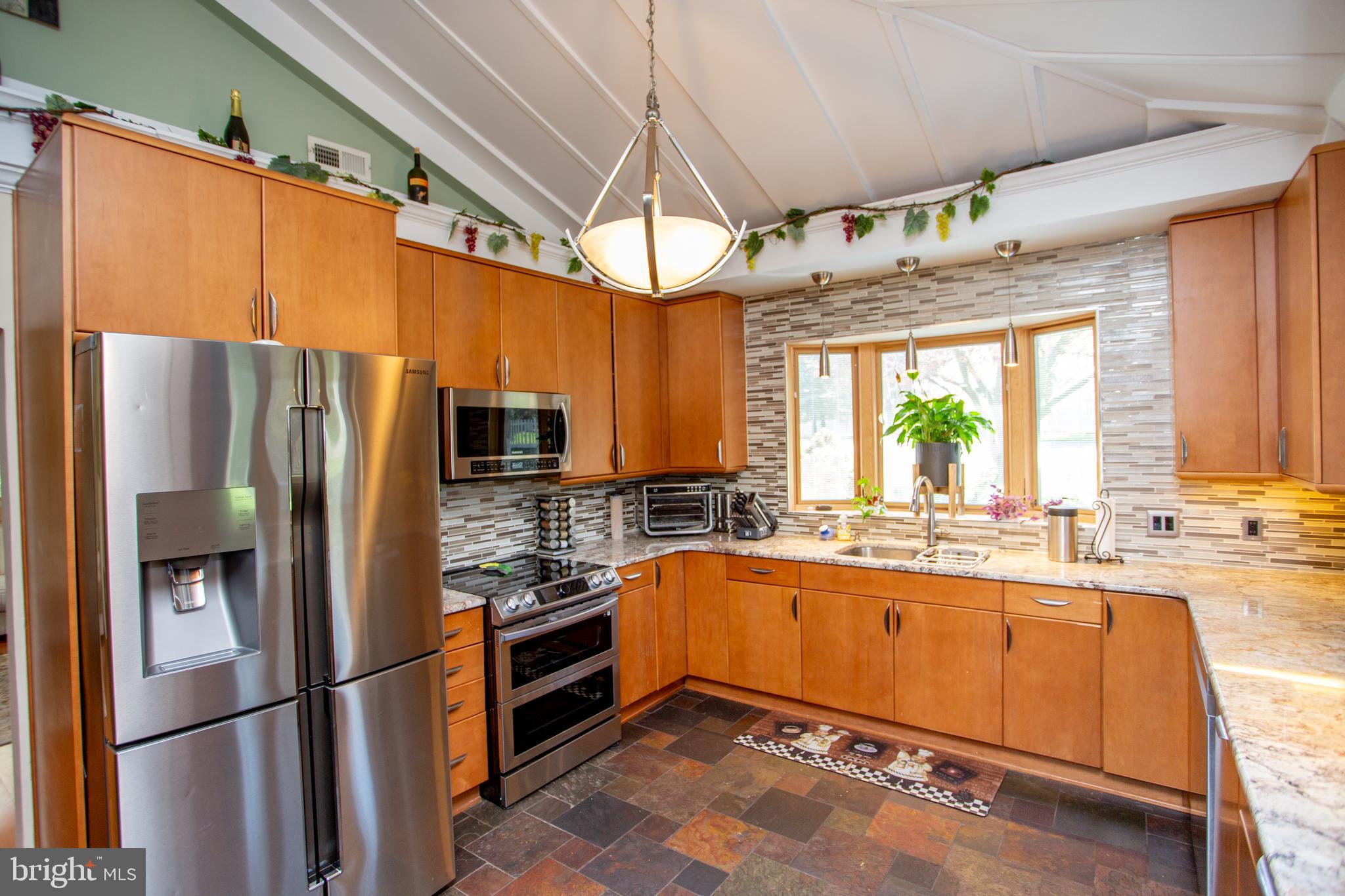 FEASTERVILLE - Residential