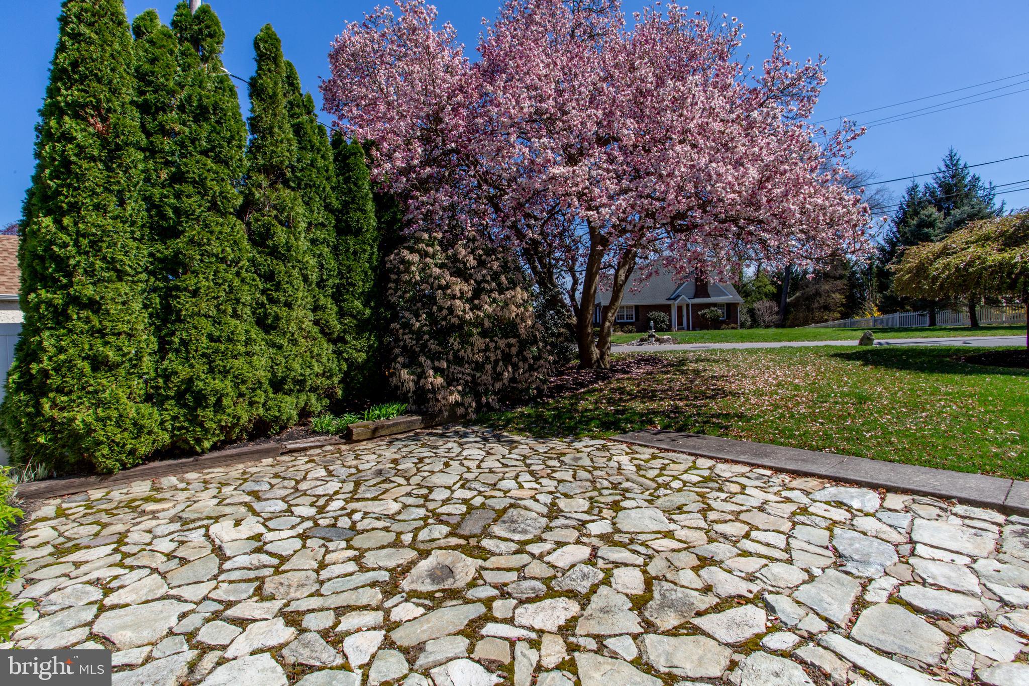 FEASTERVILLE - Residential