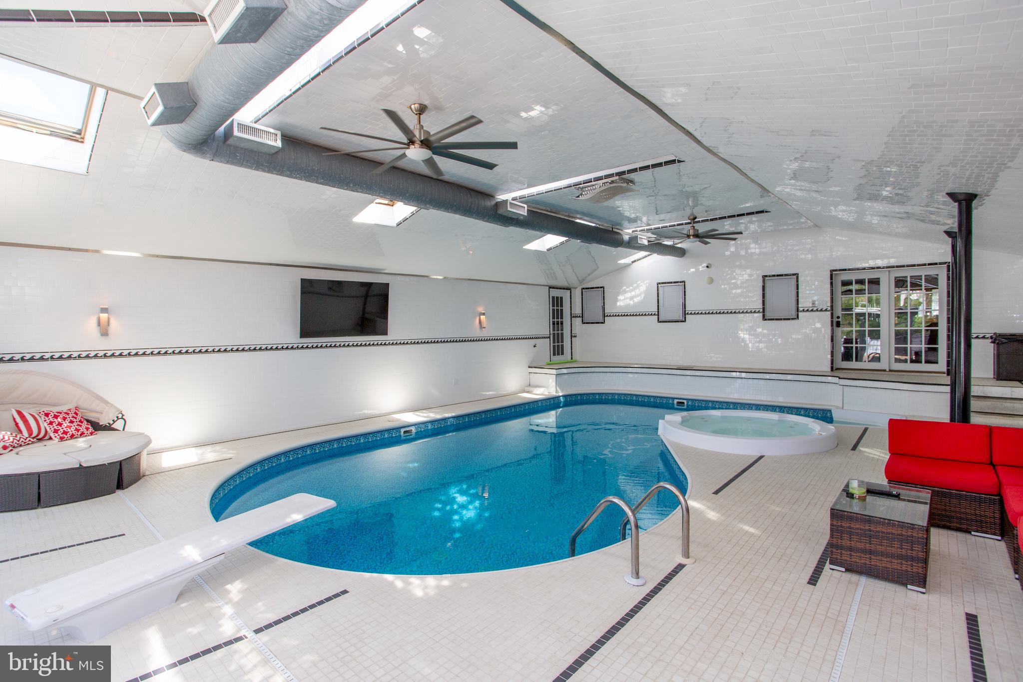 FEASTERVILLE - Residential