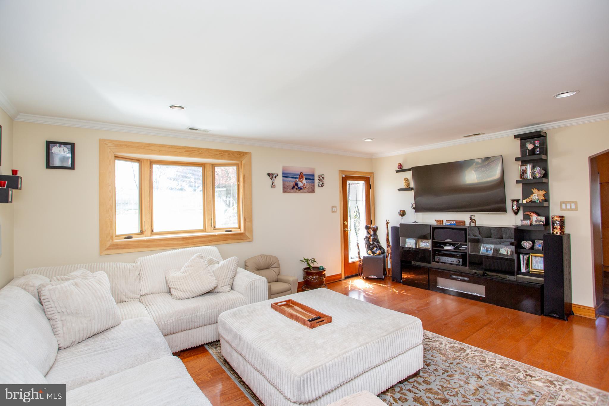 FEASTERVILLE - Residential