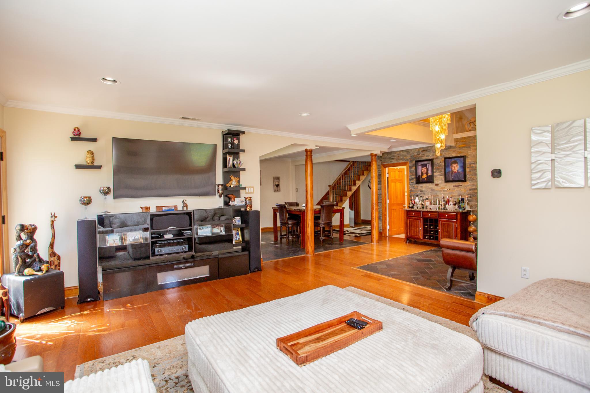 FEASTERVILLE - Residential