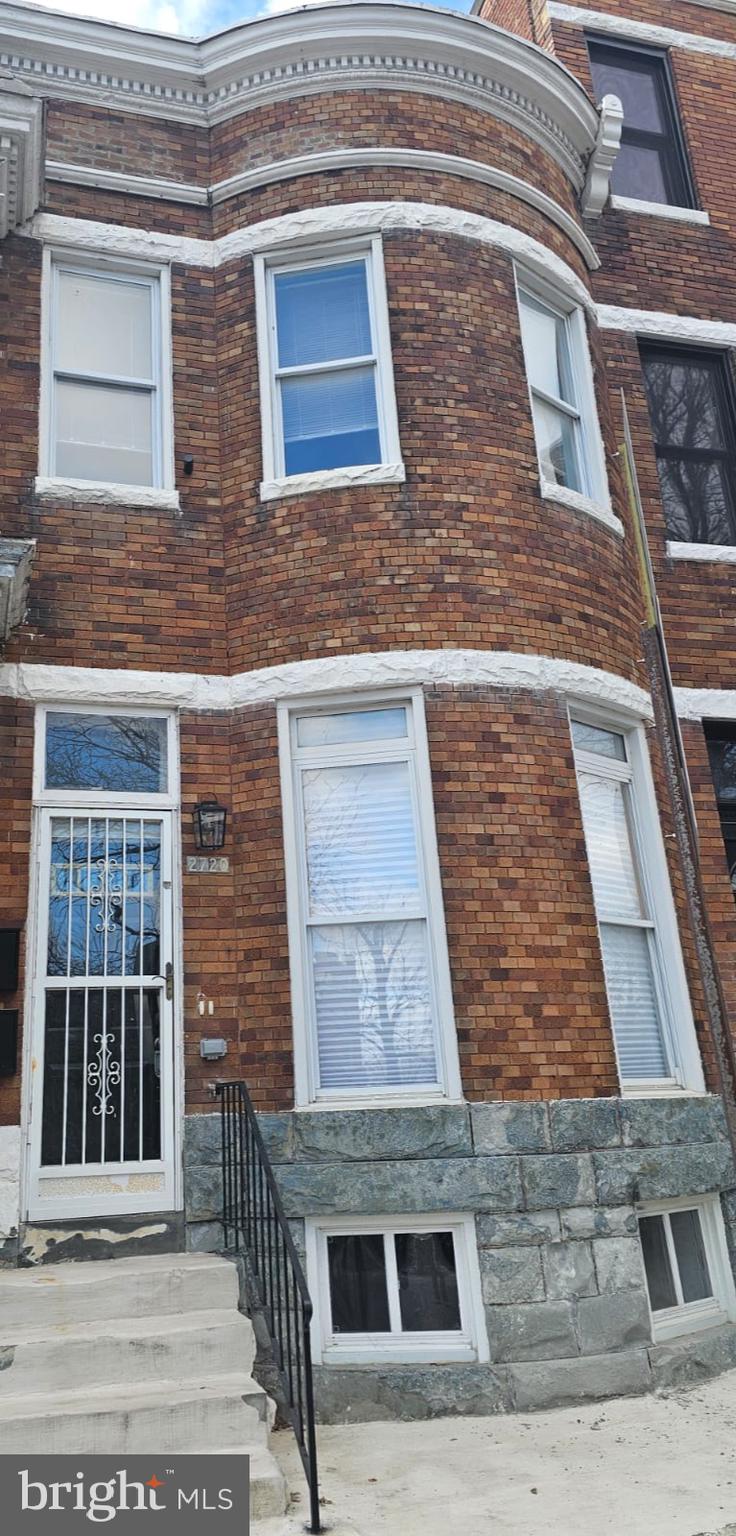 Newly Renovated Rowhome in Historic Auchentoroly | Across from Druid Hill Park
Don’t miss this beautifully updated Baltimore rowhome, located in the desirable Auchentoroly Historic District—just steps from Druid Hill Park and walking distance to Reservoir Hill.
Property Highlights:
Fully renovated in 2024 with modern finishes
Energy-efficient systems and in-unit laundry
Spacious deck with city views
Finished basement with walk-out to private patio and fenced backyard
Convenient location near Coppin State University and other local amenities
Note: This townhome features two separate units—ideal for rental income or multi-generational living.
📌 Apply via Bright RentSpree.
This home blends classic charm with contemporary comfort—schedule your showing today!
A fully finished basement leading to a private patio and fenced backyard for added privacy.
Conveniently located near Coppin State University and other fantastic amenities, this home combines modern convenience with timeless charm.