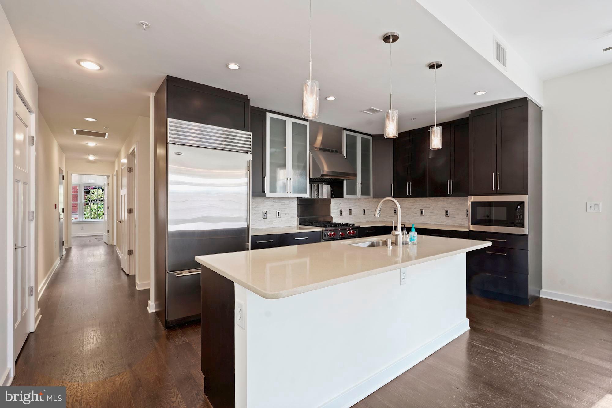 1610 N QUEEN STREET 213