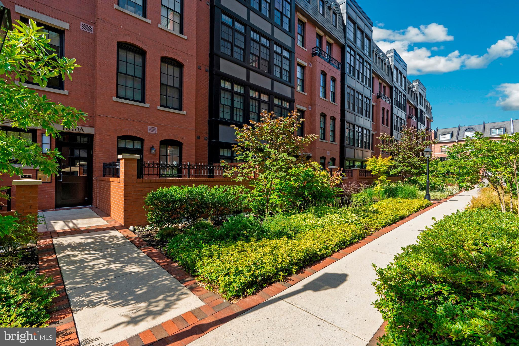 1610 N QUEEN STREET 213