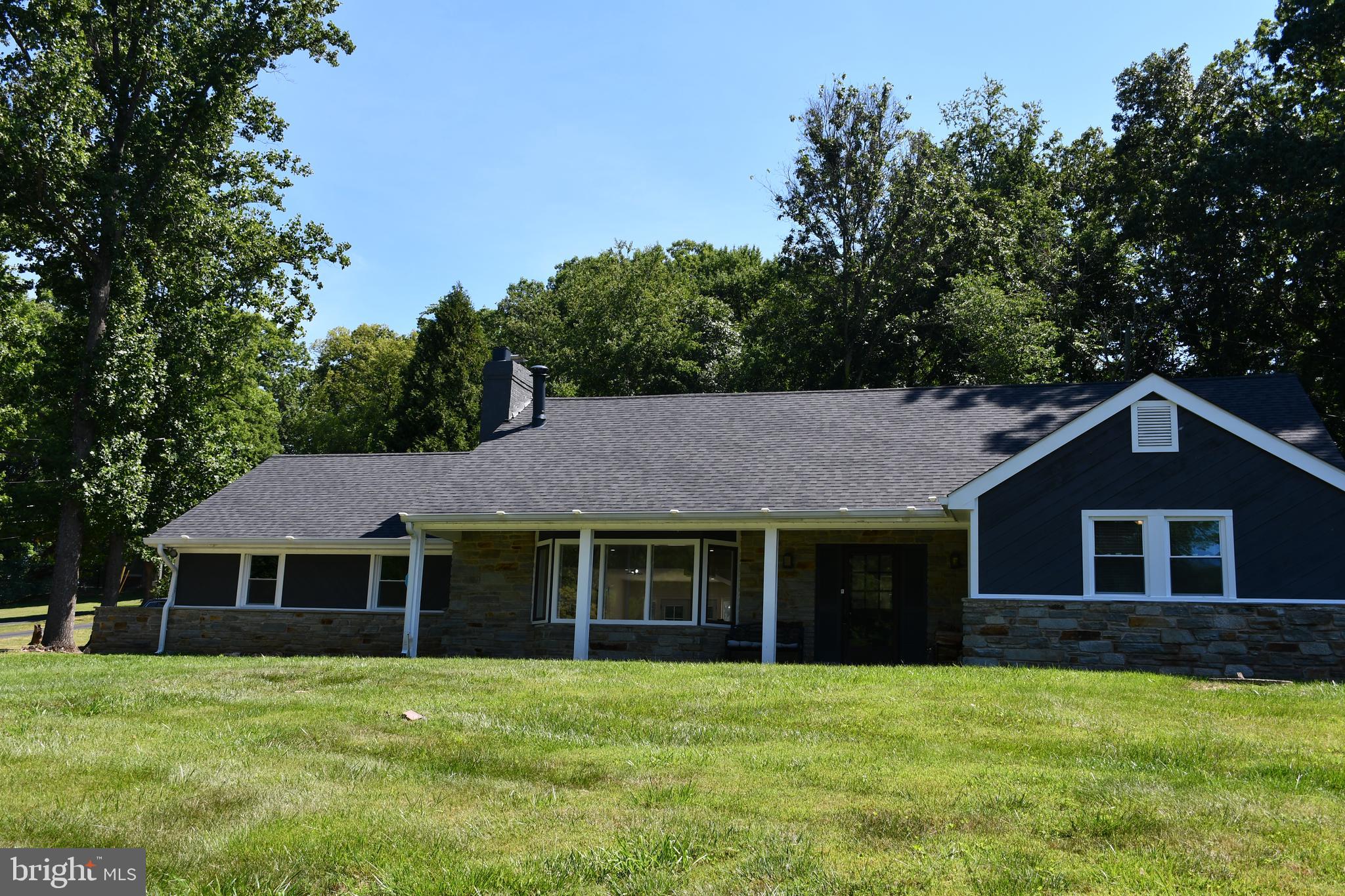 9 RAINBOW COURT