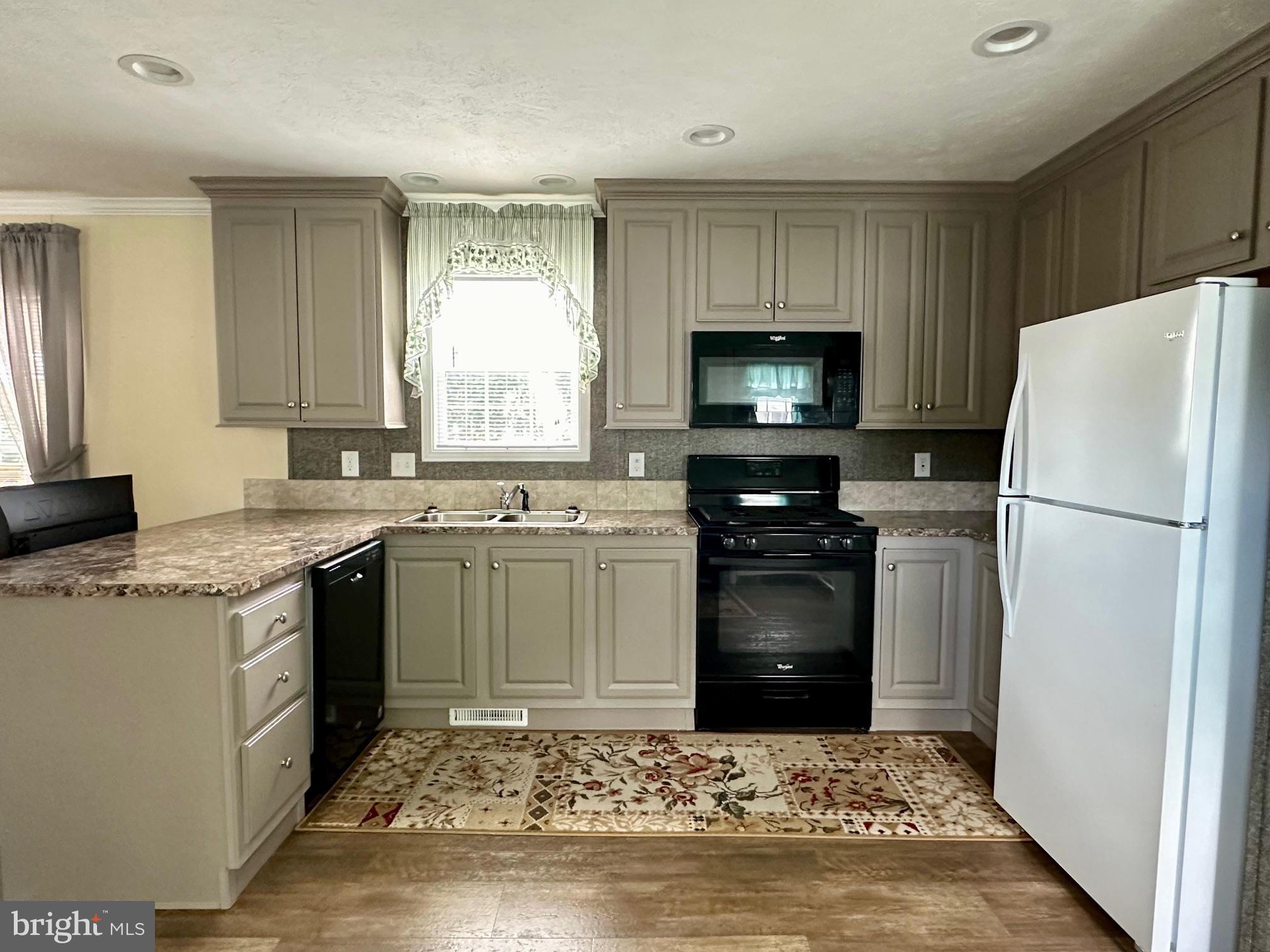 PHOENIX COMMUNITIES - Residential