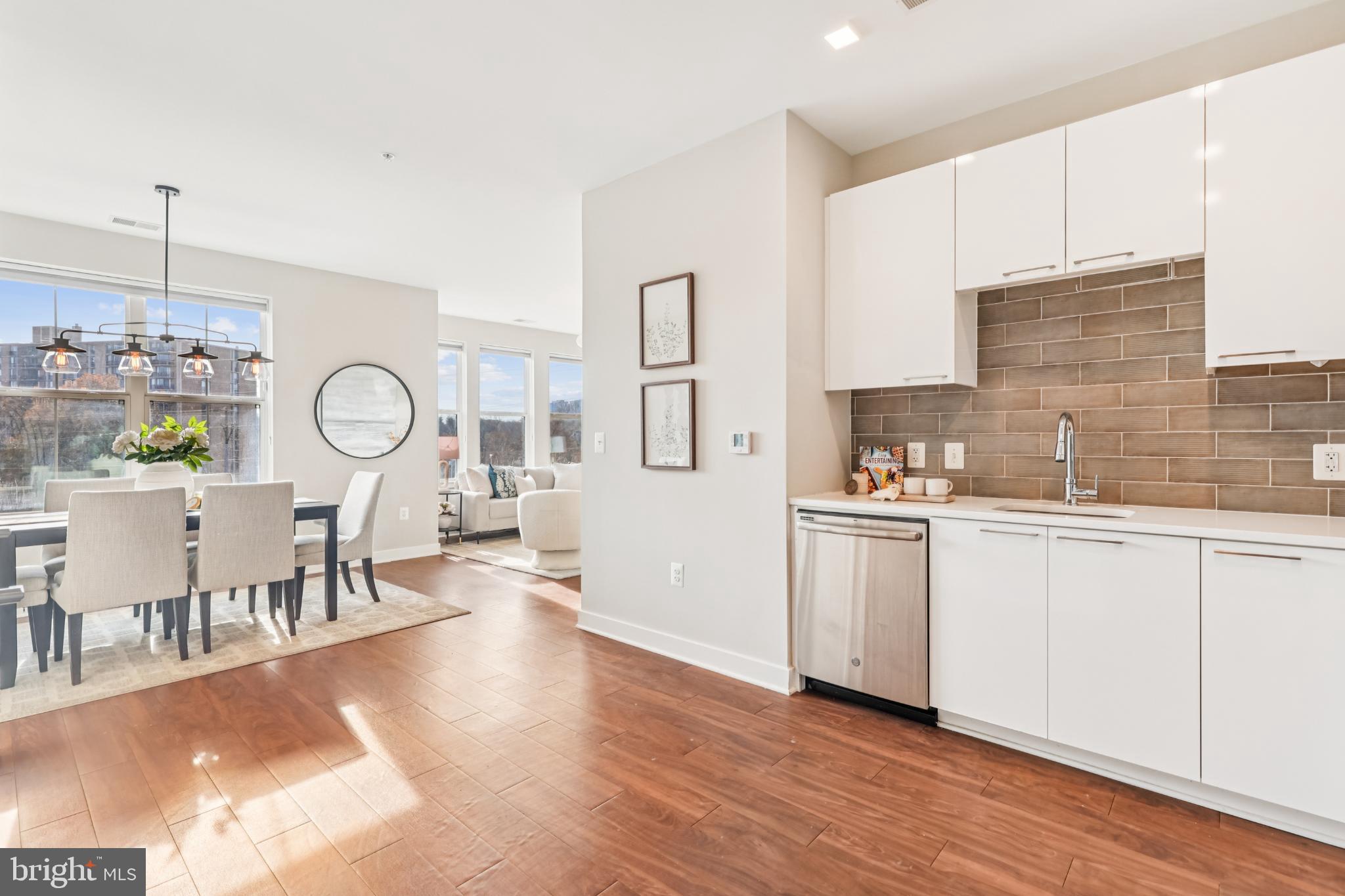 TRAFALGAR FLATS - Residential Lease