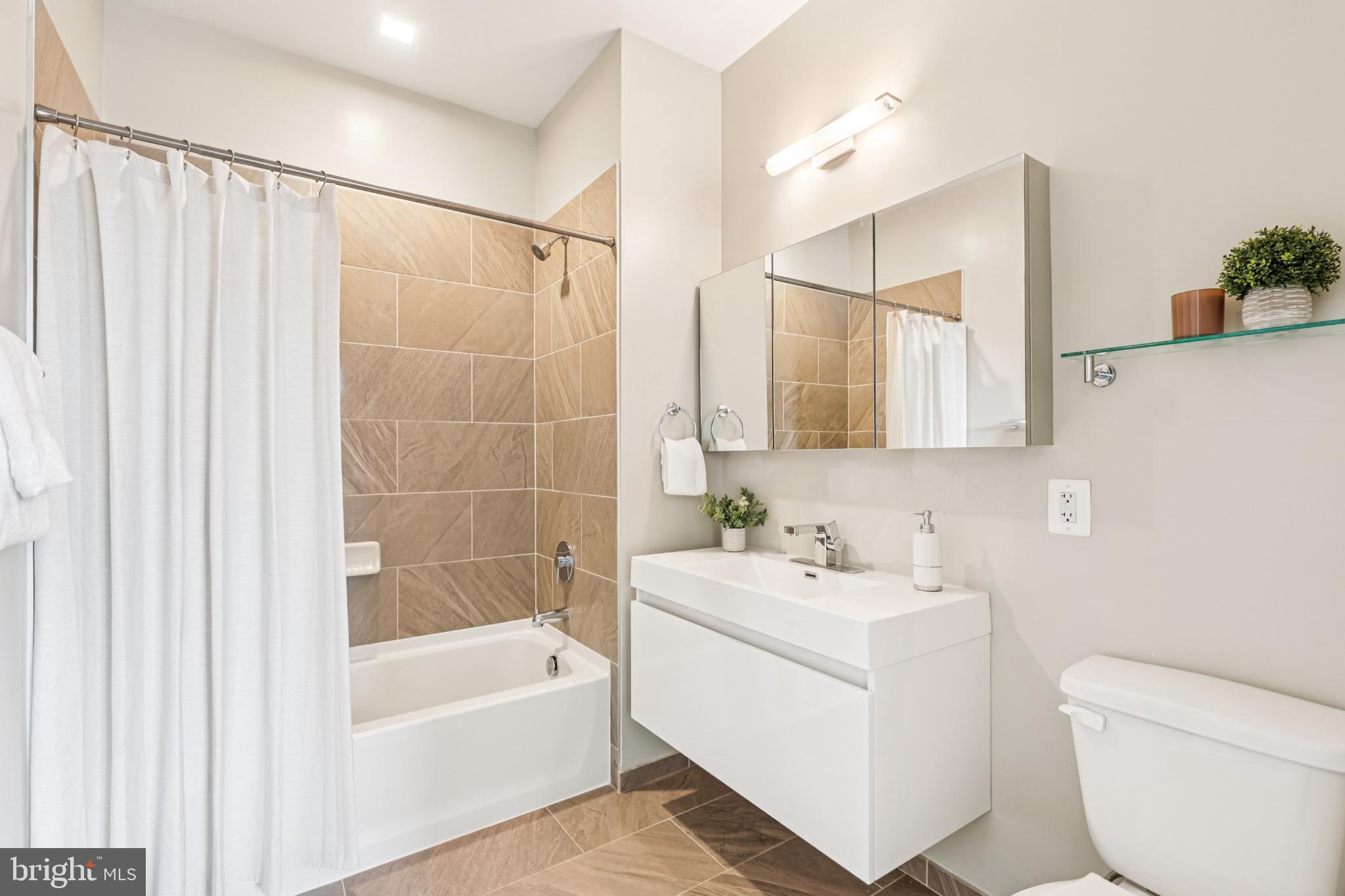 TRAFALGAR FLATS - Residential Lease