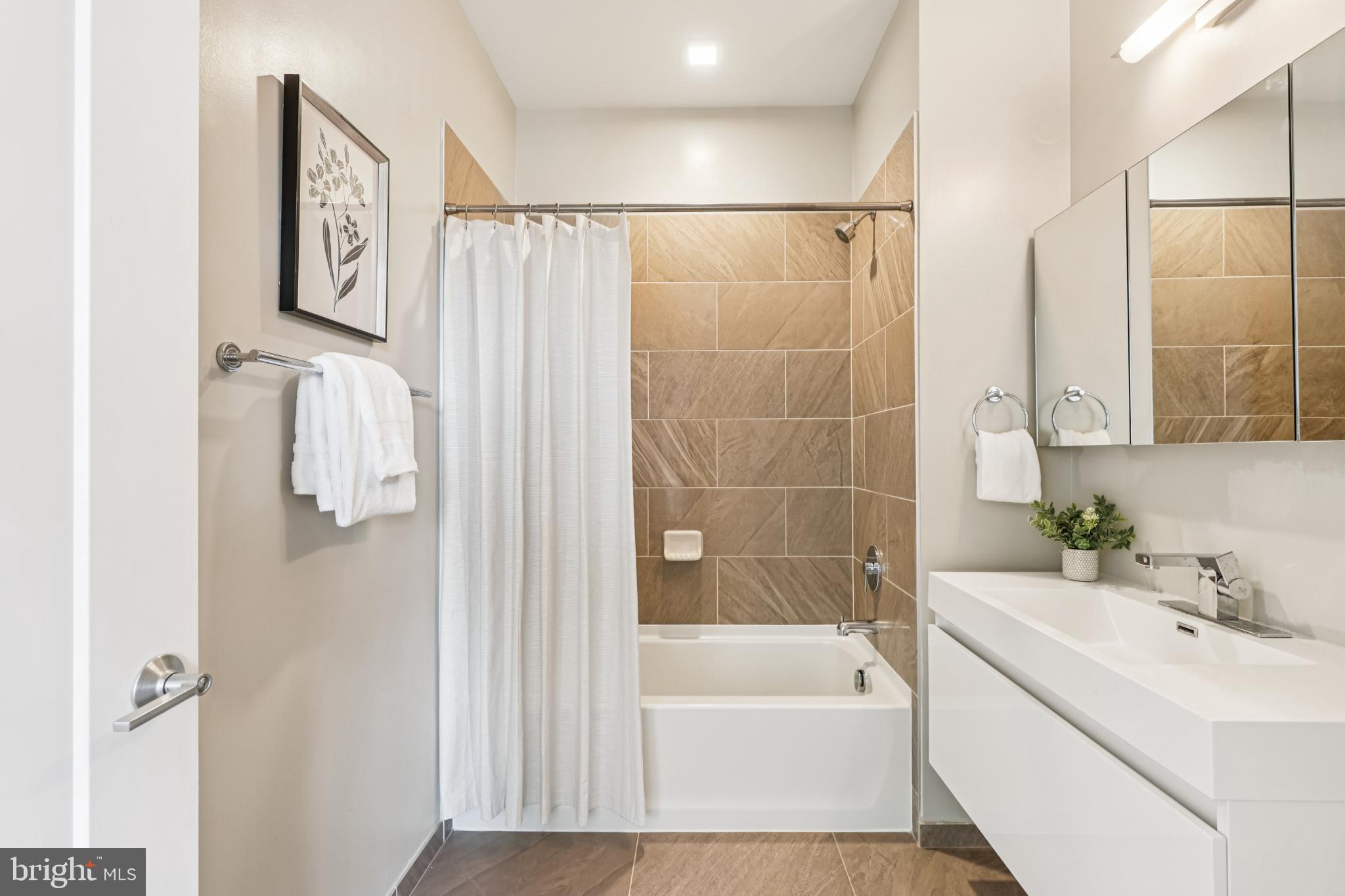 TRAFALGAR FLATS - Residential Lease