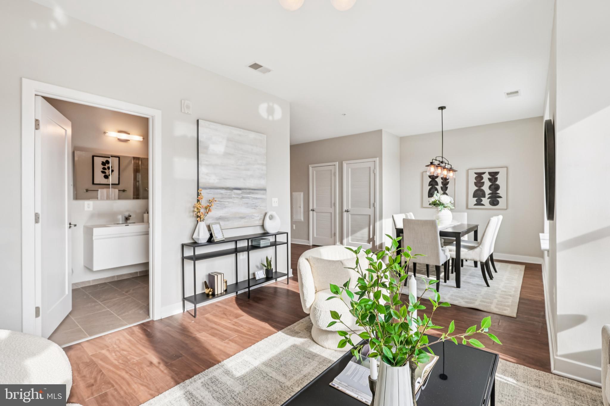 989 S BUCHANAN STREET 225