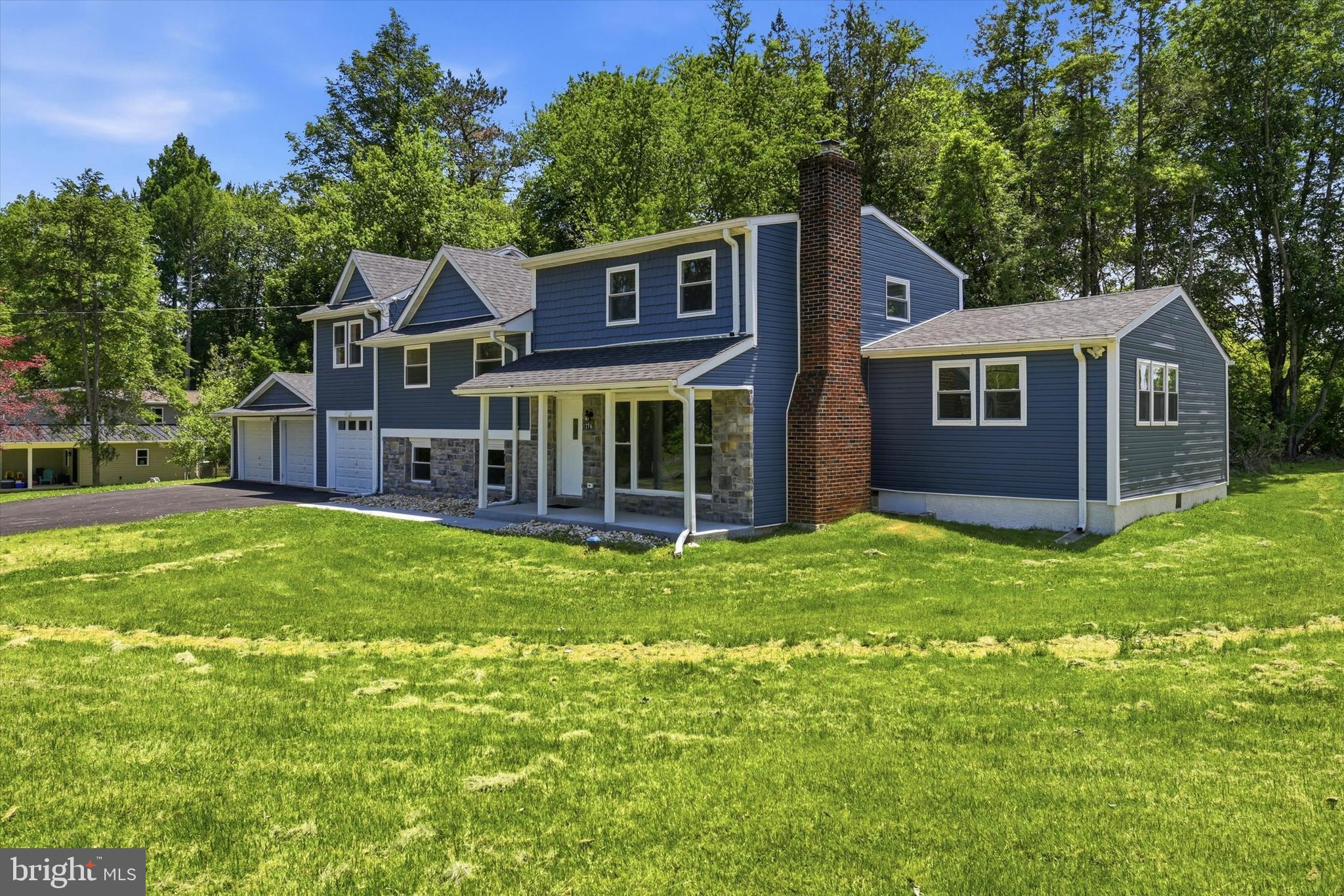 1376 COLLEGE HILL DRIVE
