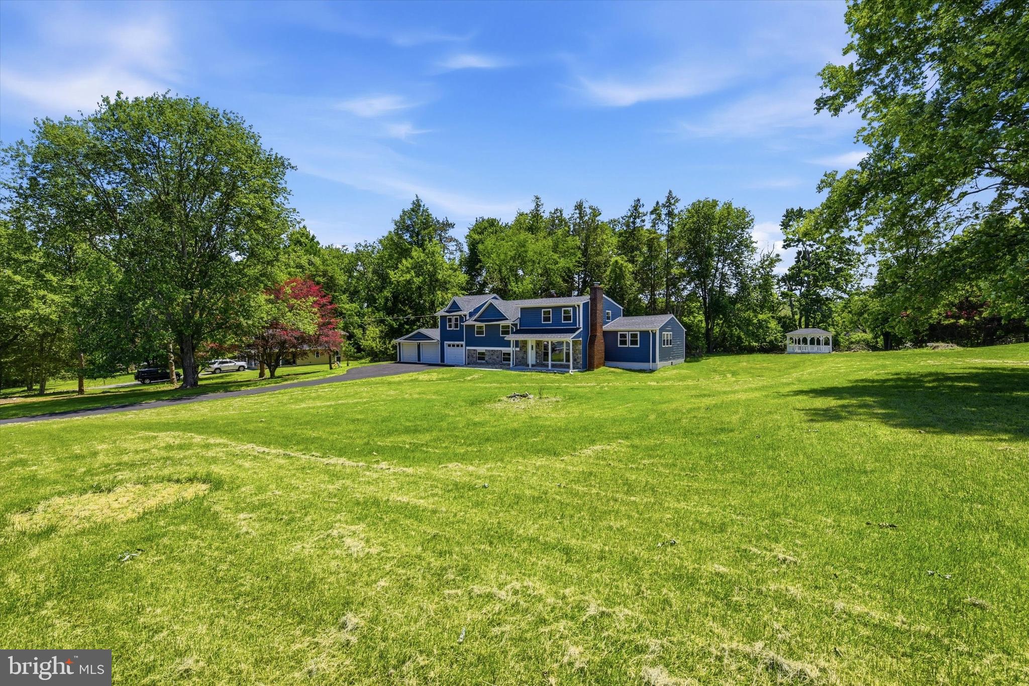 1376 COLLEGE HILL DRIVE