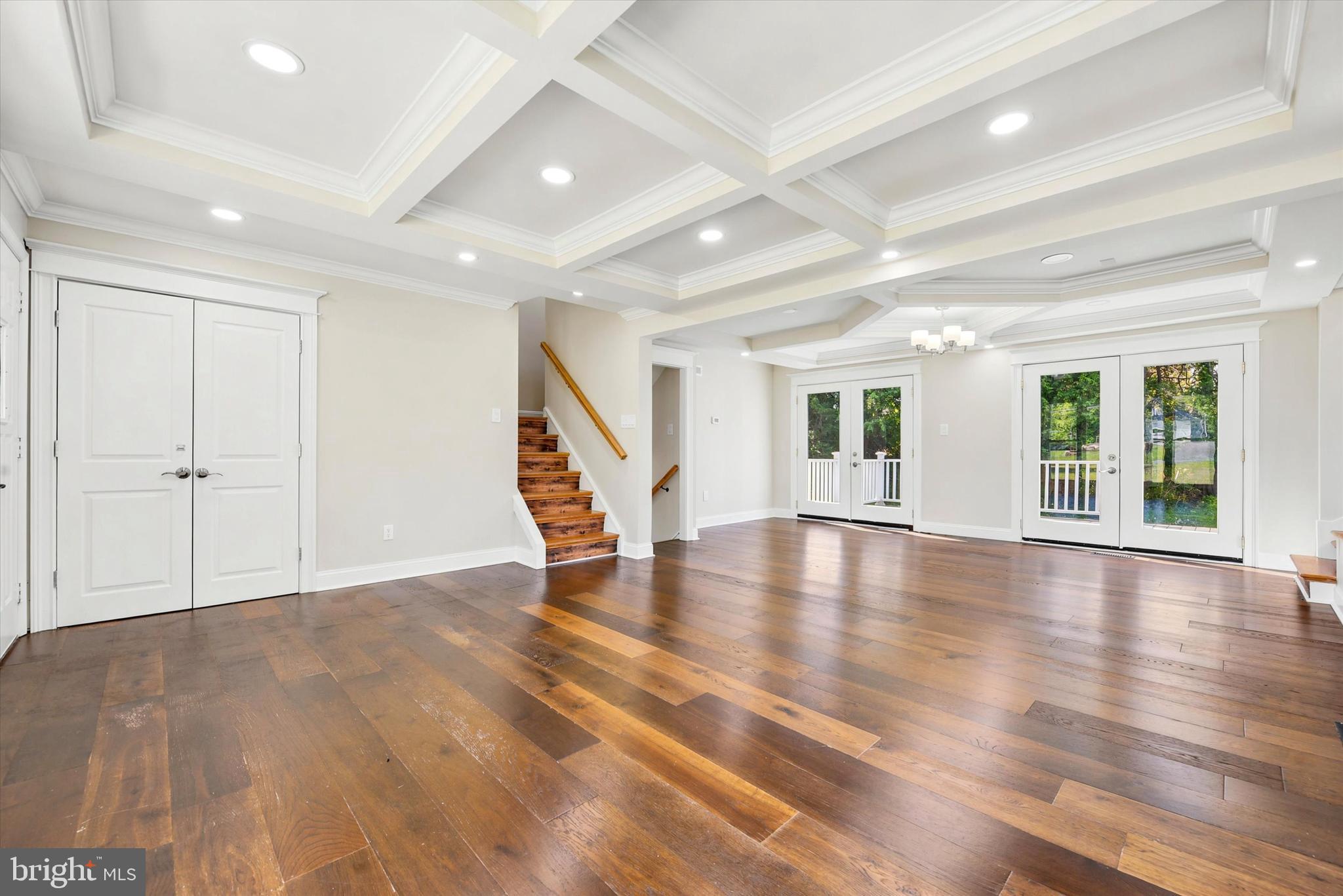 1376 COLLEGE HILL DRIVE