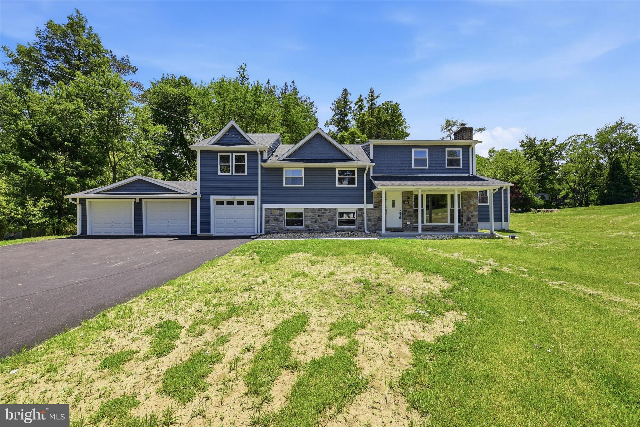 1376 COLLEGE HILL DRIVE