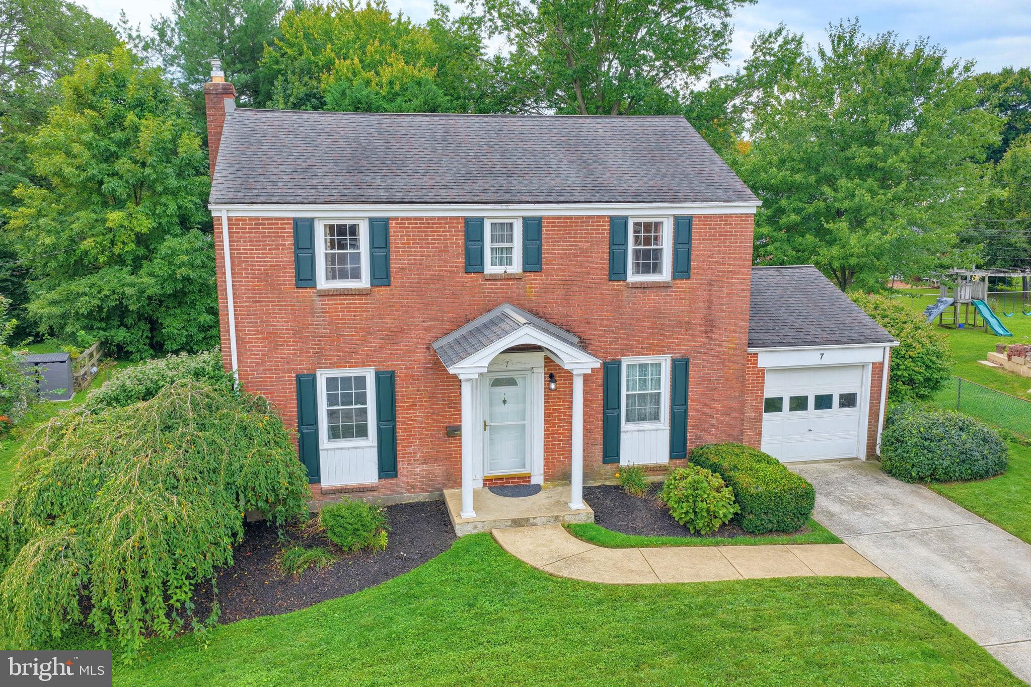 7 FERNCLIFF ROAD