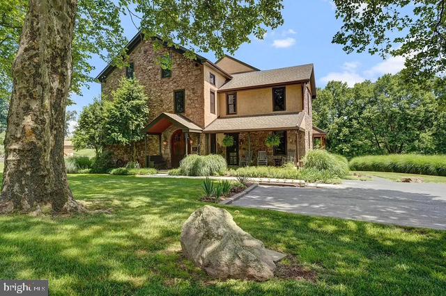 53 WOODS LANE