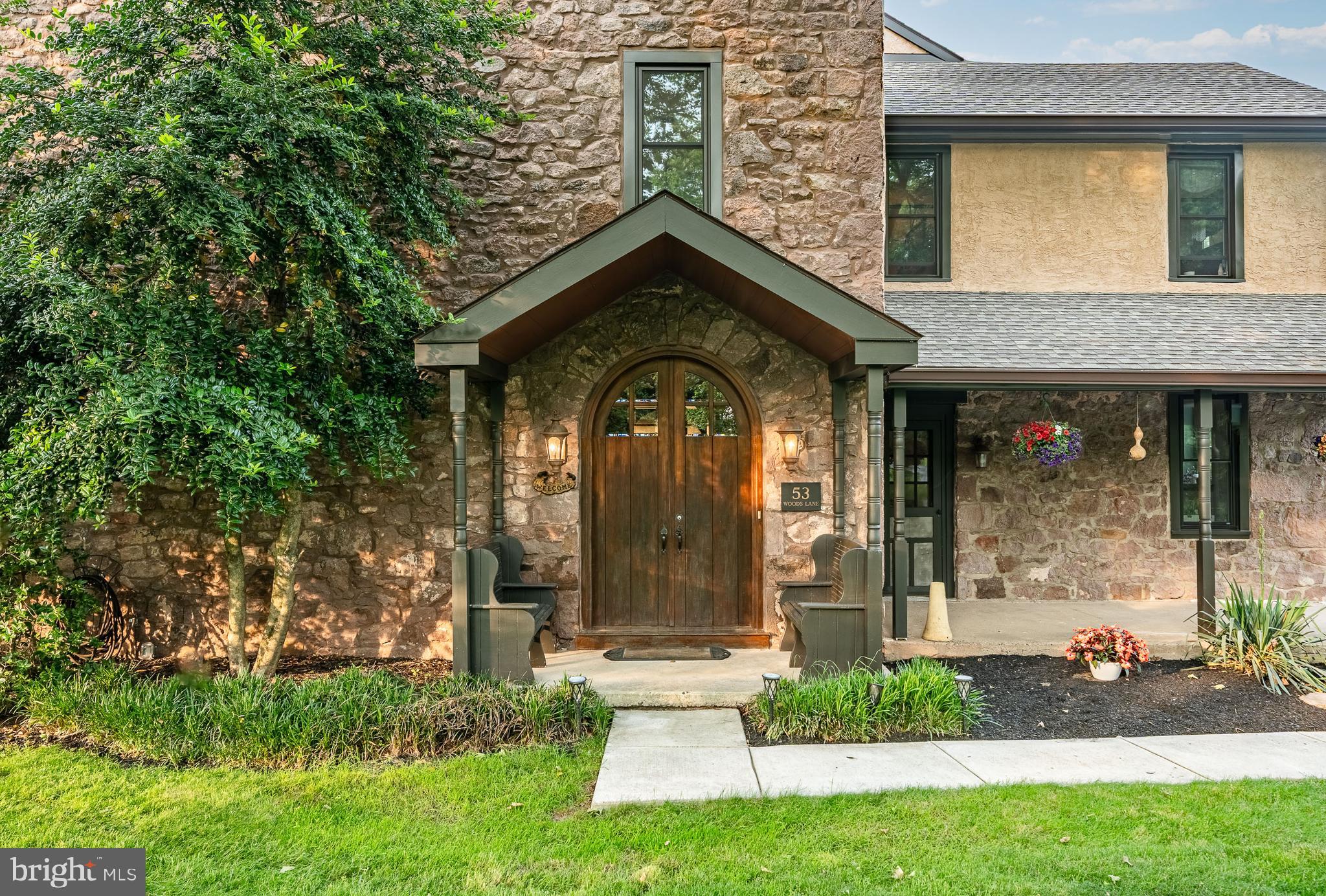 53 WOODS LANE