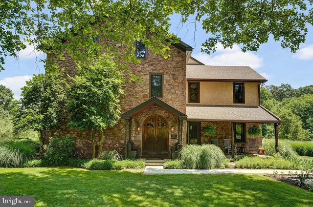53 WOODS LANE