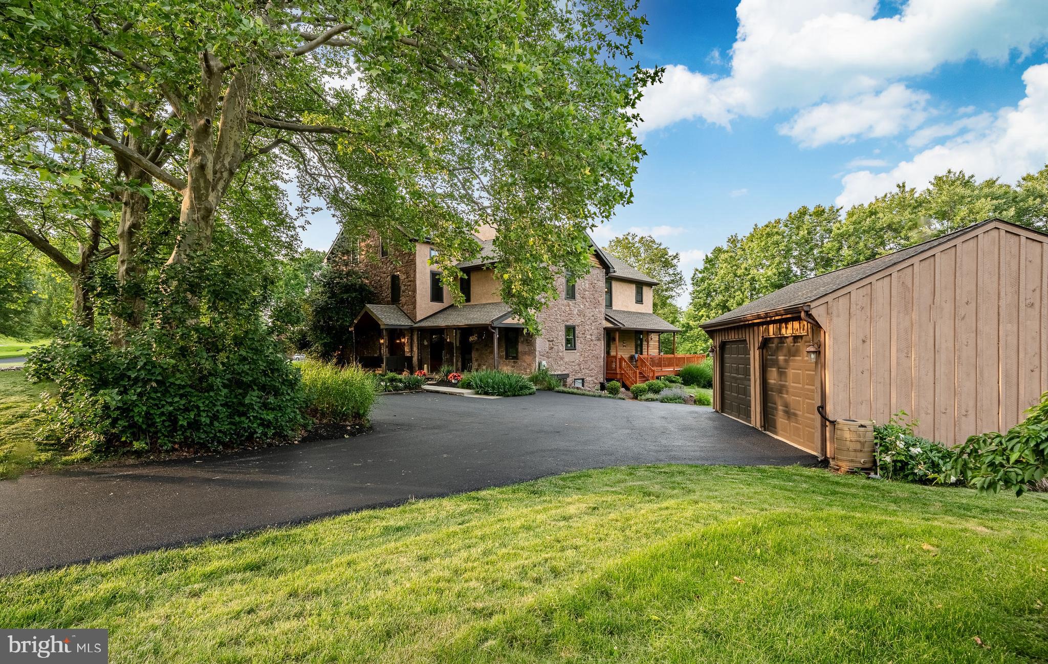 53 WOODS LANE