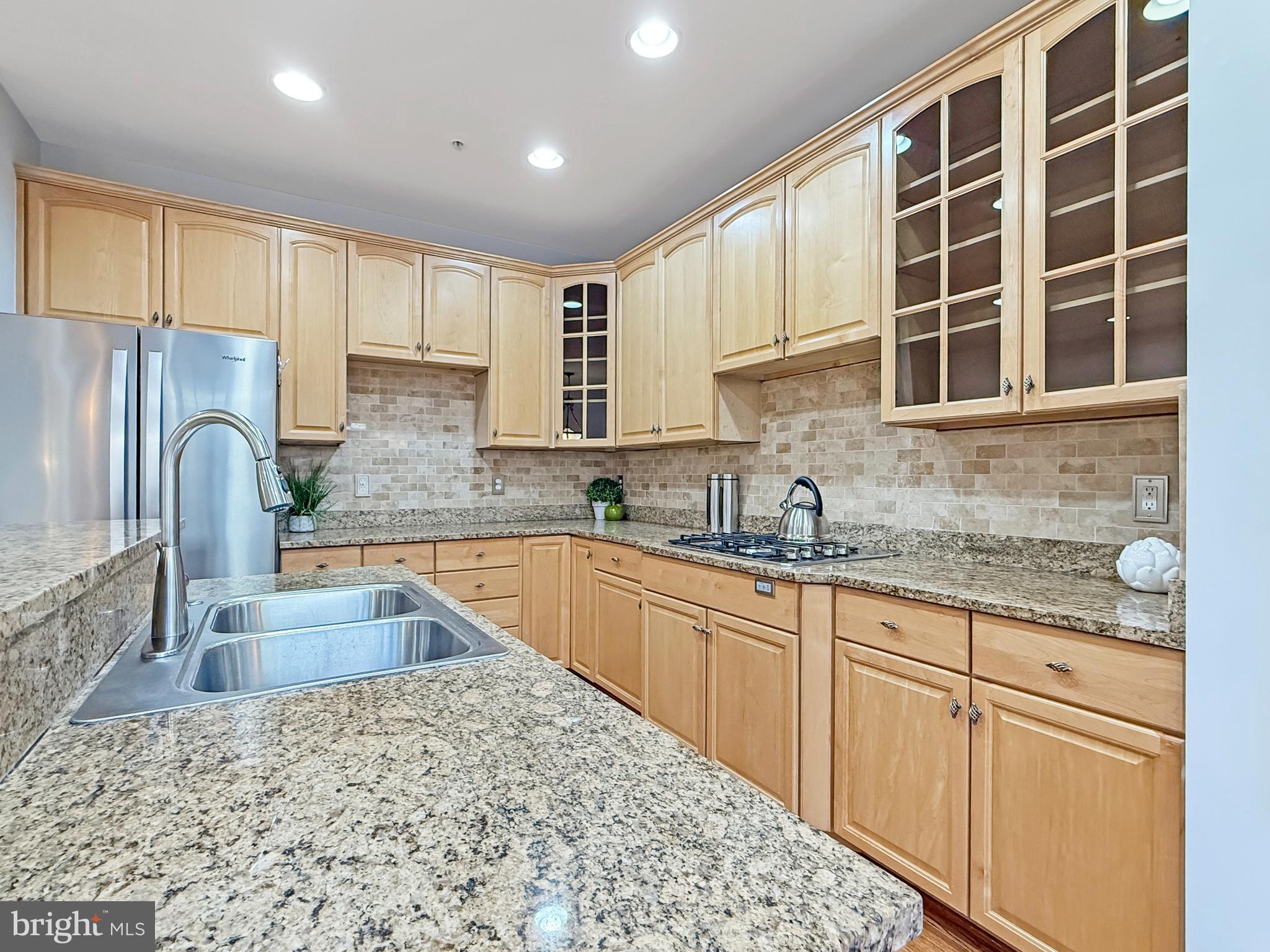 1015 CRESTFIELD DRIVE