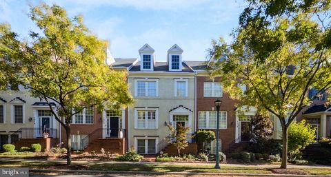 Photo of 1015 Crestfield Drive, ROCKVILLE, MD 20850 (MLS # MDMC2204654)