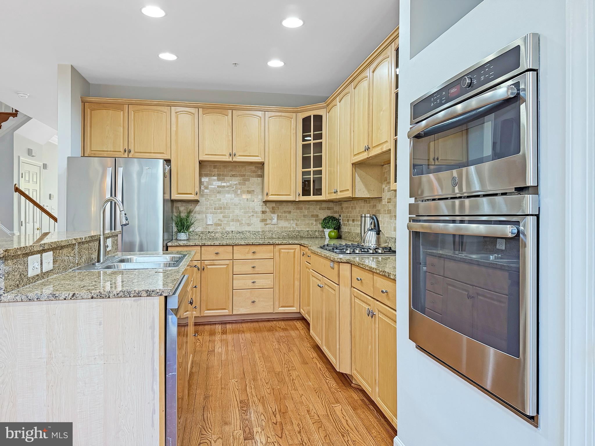 1015 CRESTFIELD DRIVE