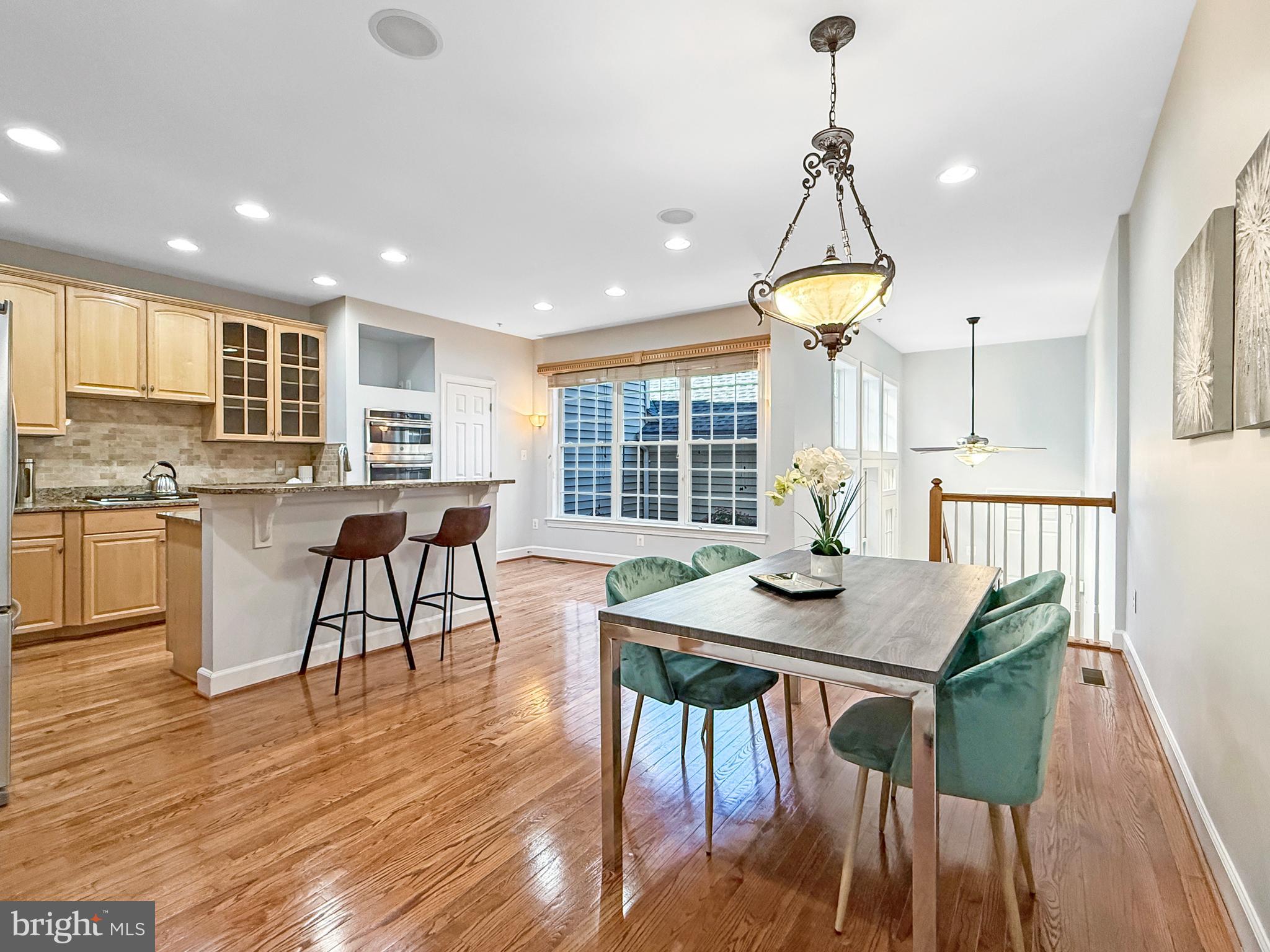 1015 CRESTFIELD DRIVE