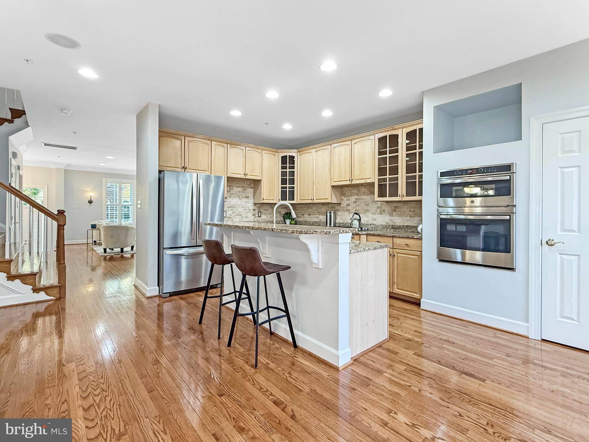 1015 CRESTFIELD DRIVE