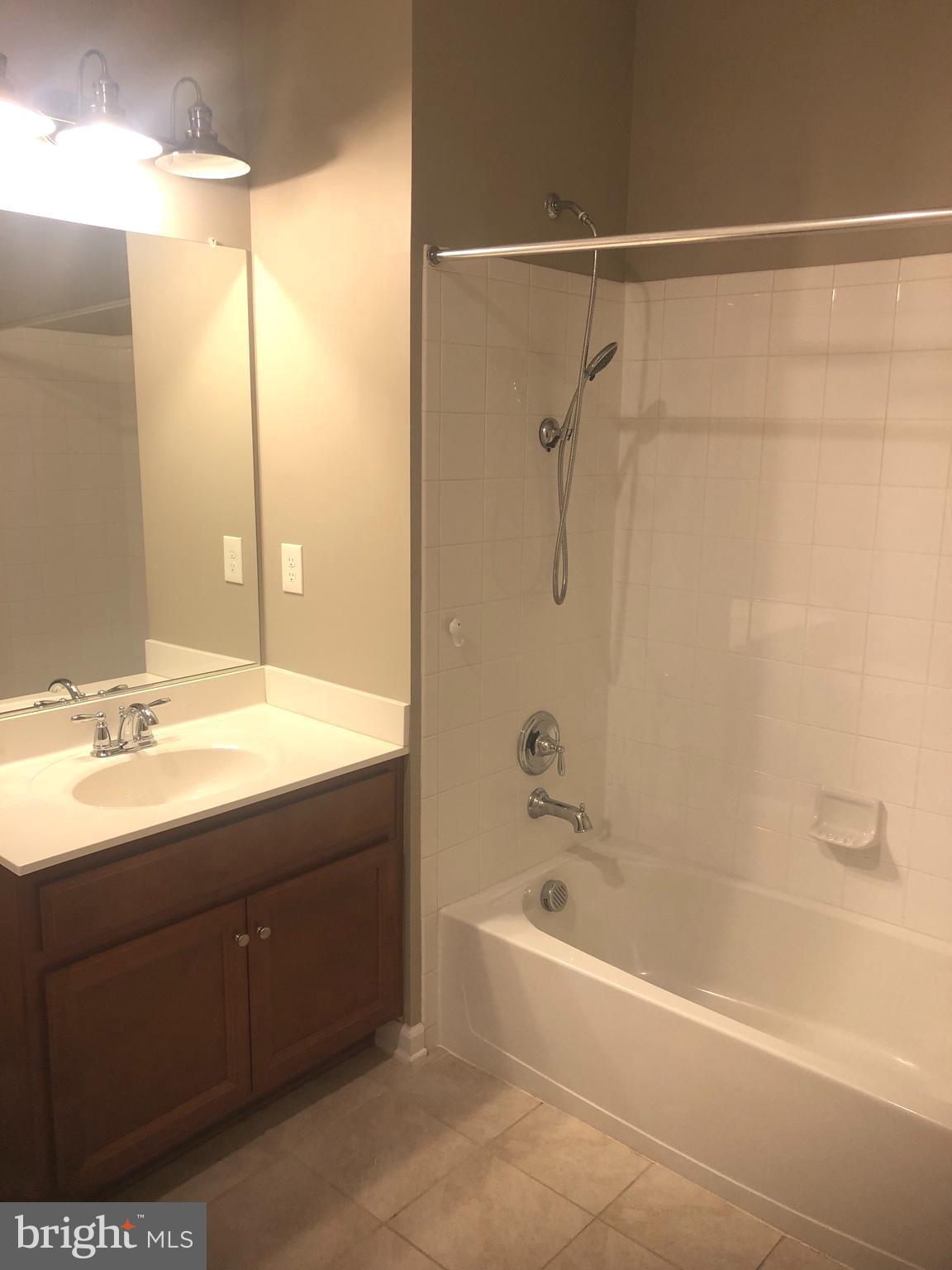 MOUNT VINEYARD - Residential Lease