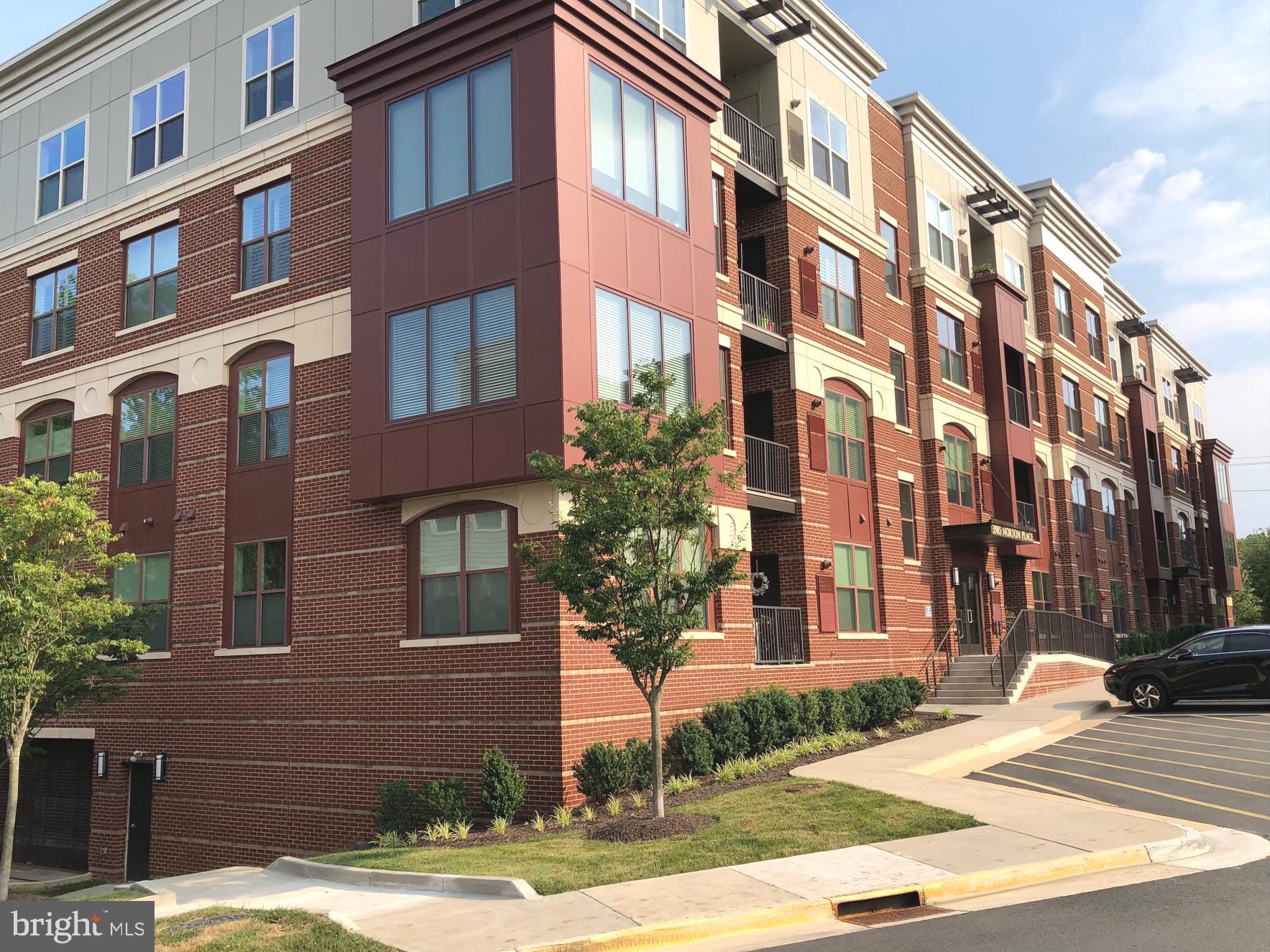 MOUNT VINEYARD - Residential Lease