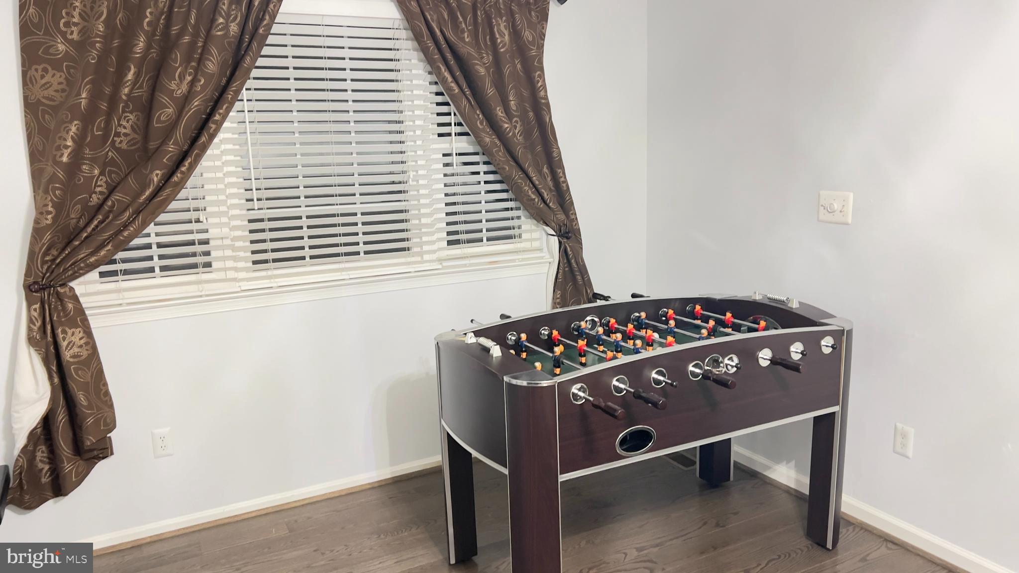 HUNTERS WOODS - Residential