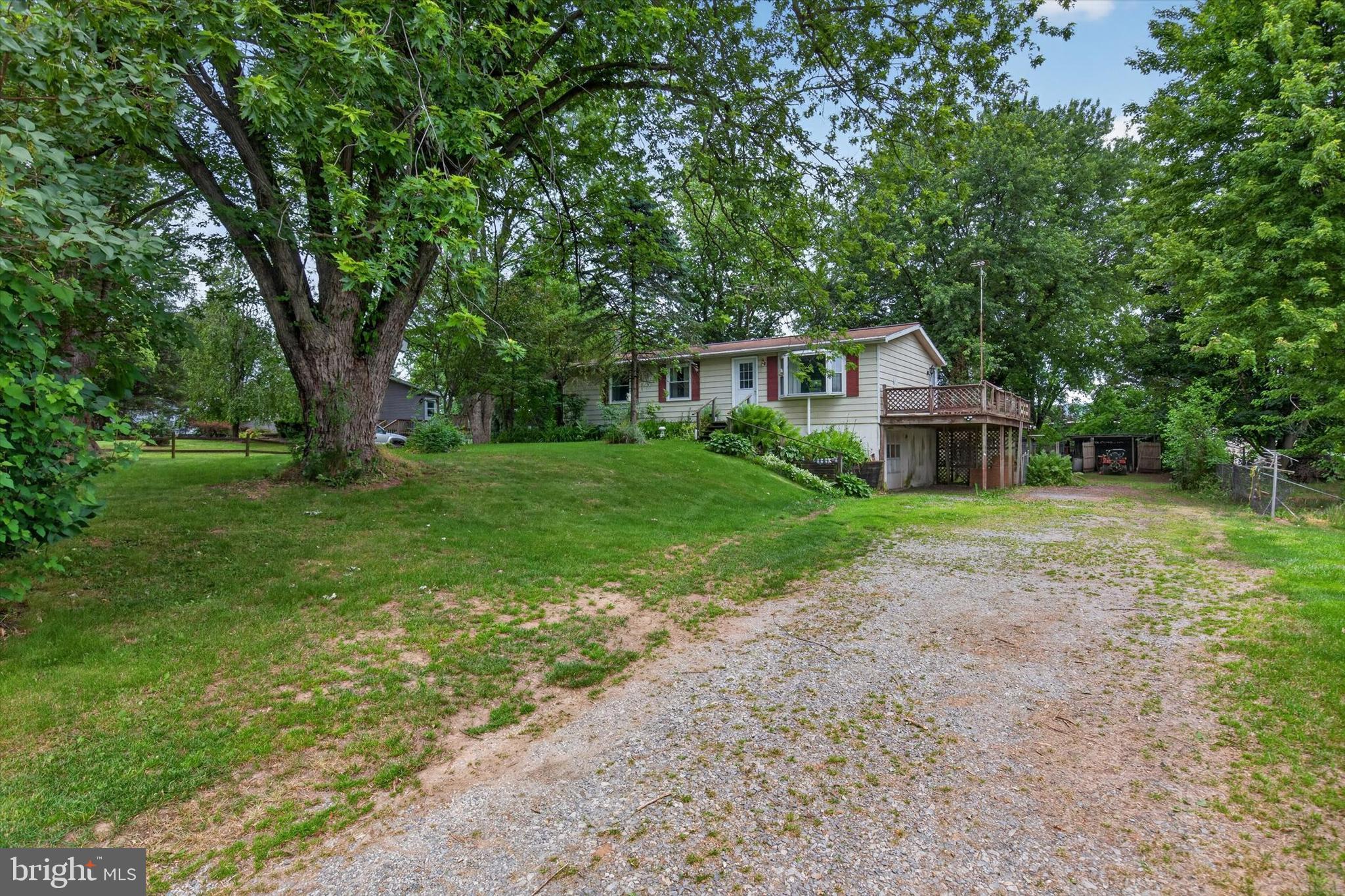 1048 CREEK ROAD