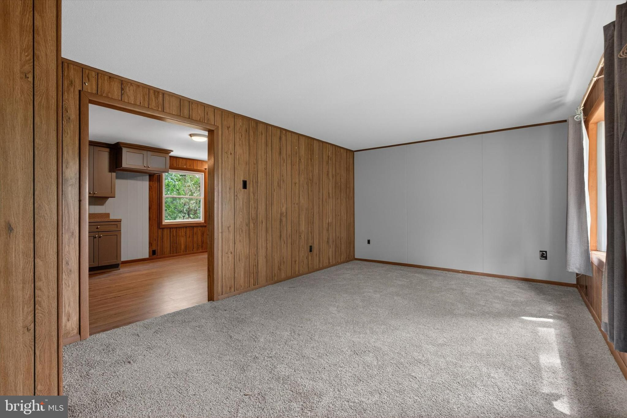 1048 CREEK ROAD