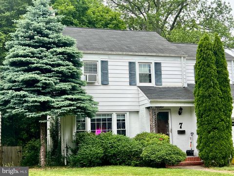 7 PERSHING AVENUE EWING NJ 08618