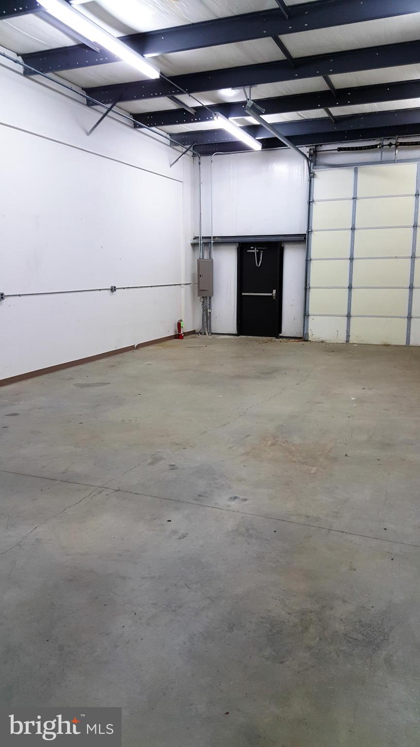 NR EASTON - Commercial Lease