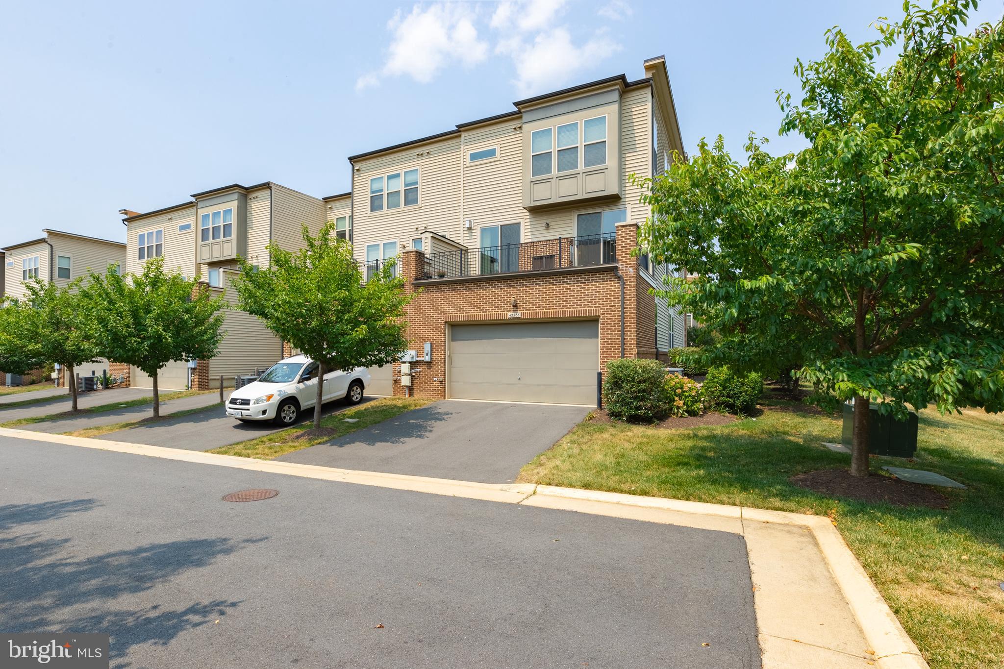 BRAMBLETON TOWN CENTER - Residential