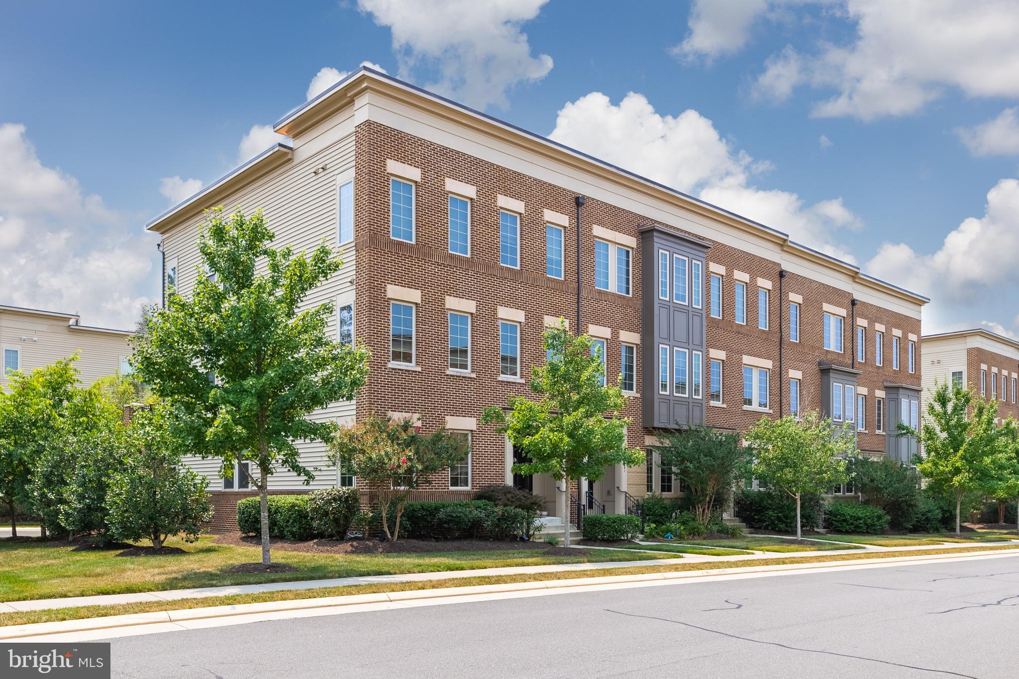 BRAMBLETON TOWN CENTER - Residential