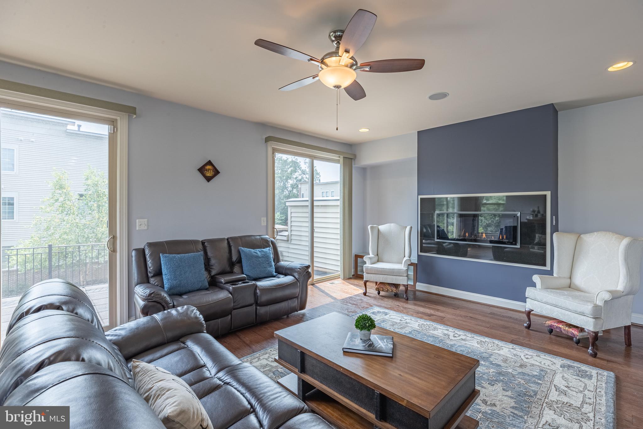 BRAMBLETON TOWN CENTER - Residential