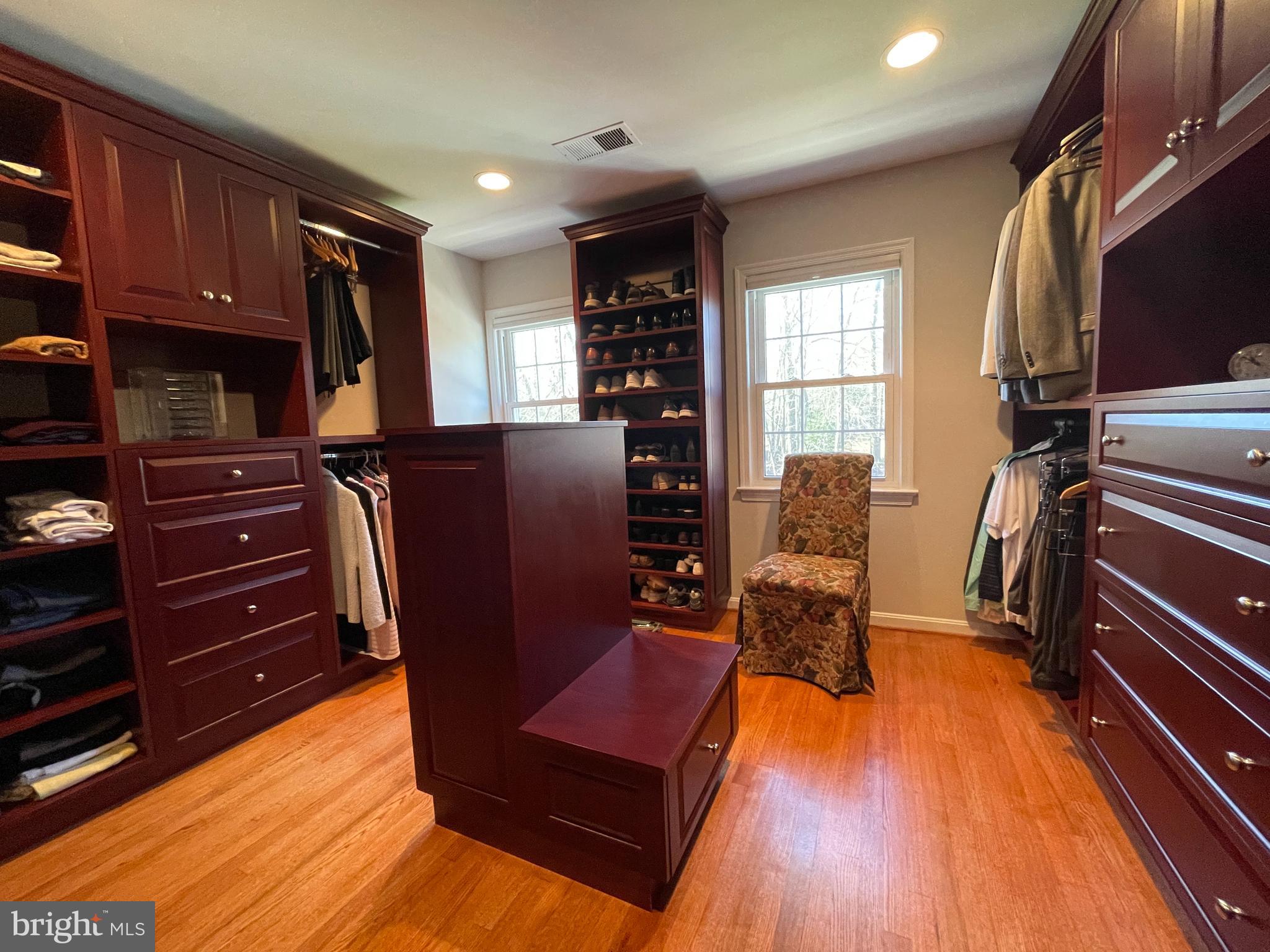 HICKORY HILLS - Residential