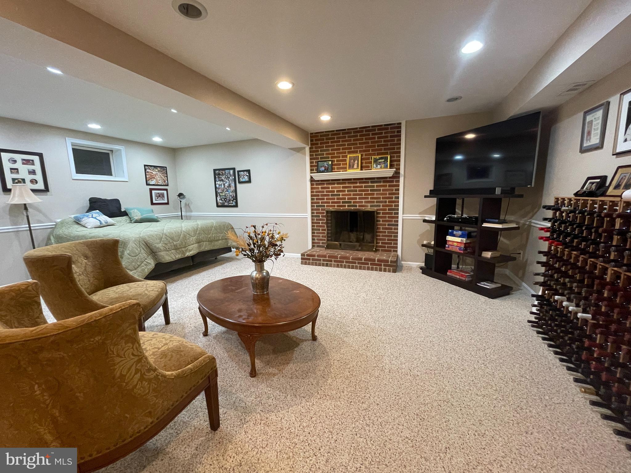 HICKORY HILLS - Residential