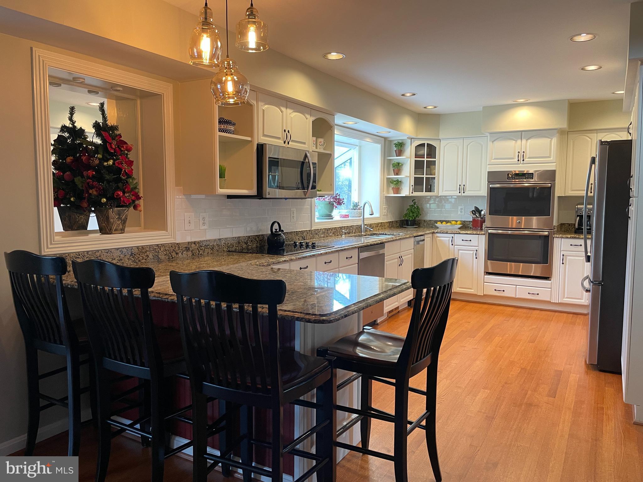 HICKORY HILLS - Residential