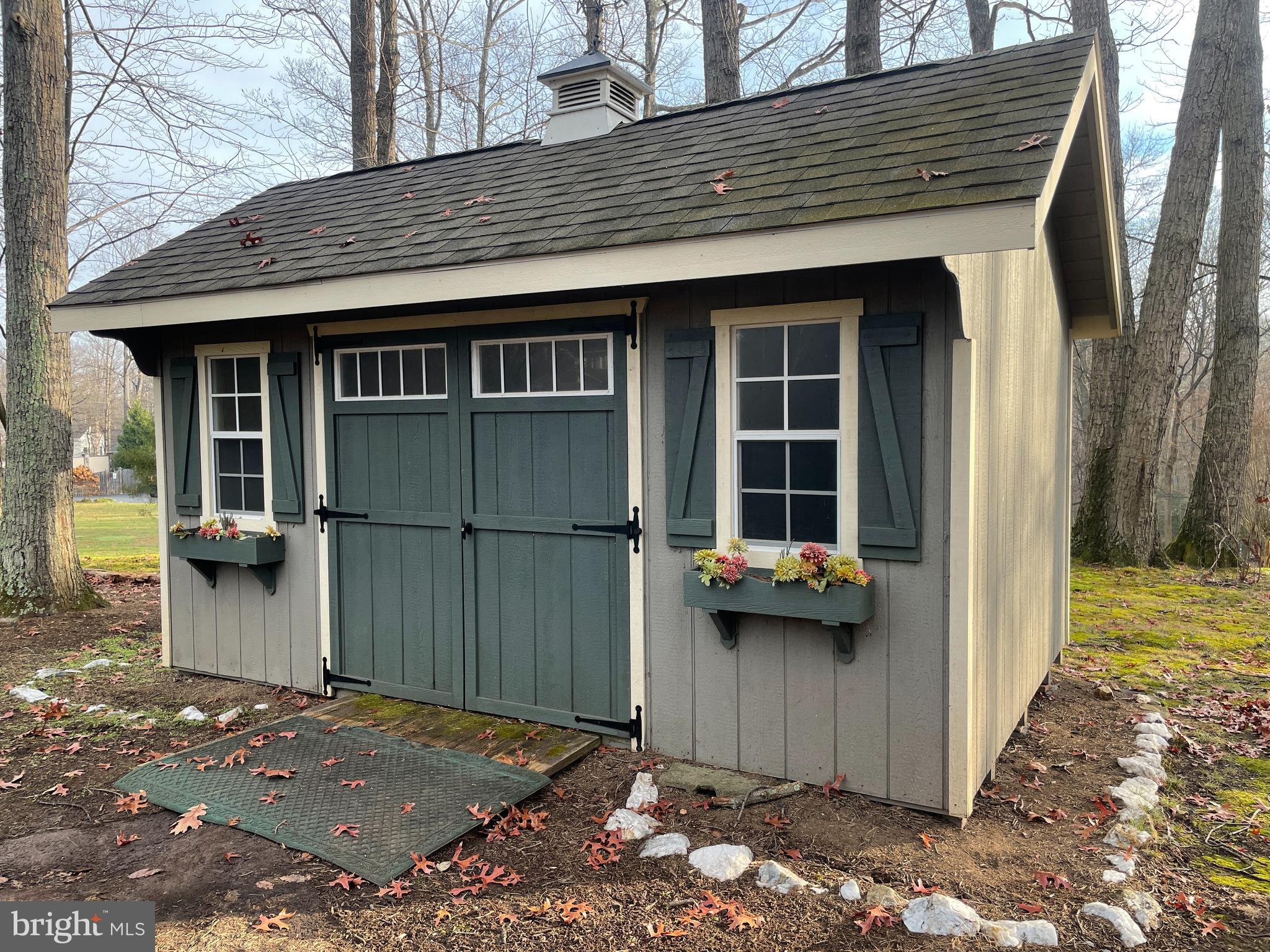 HICKORY HILLS - Residential