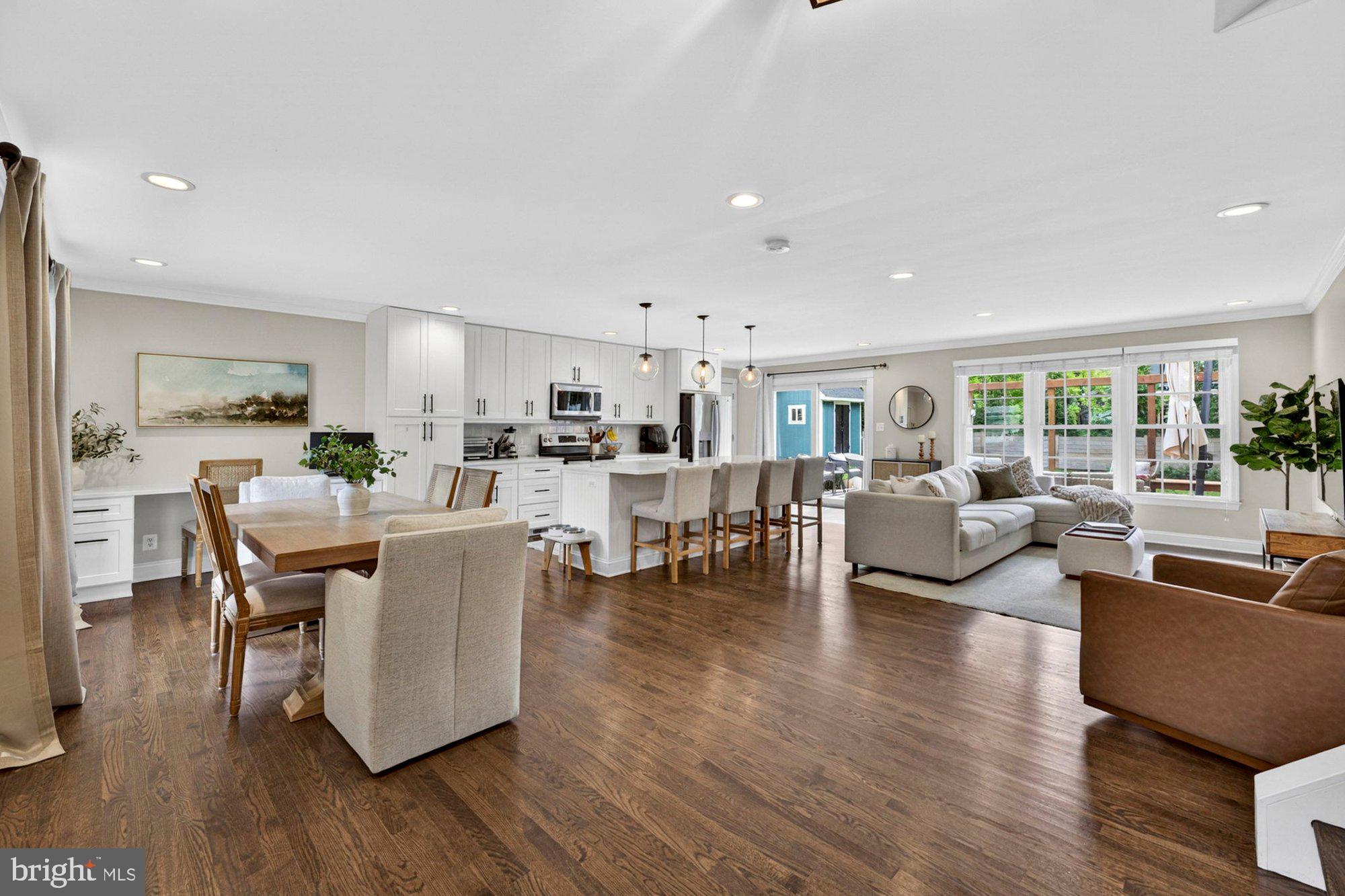 225 MANVELL ROAD SE