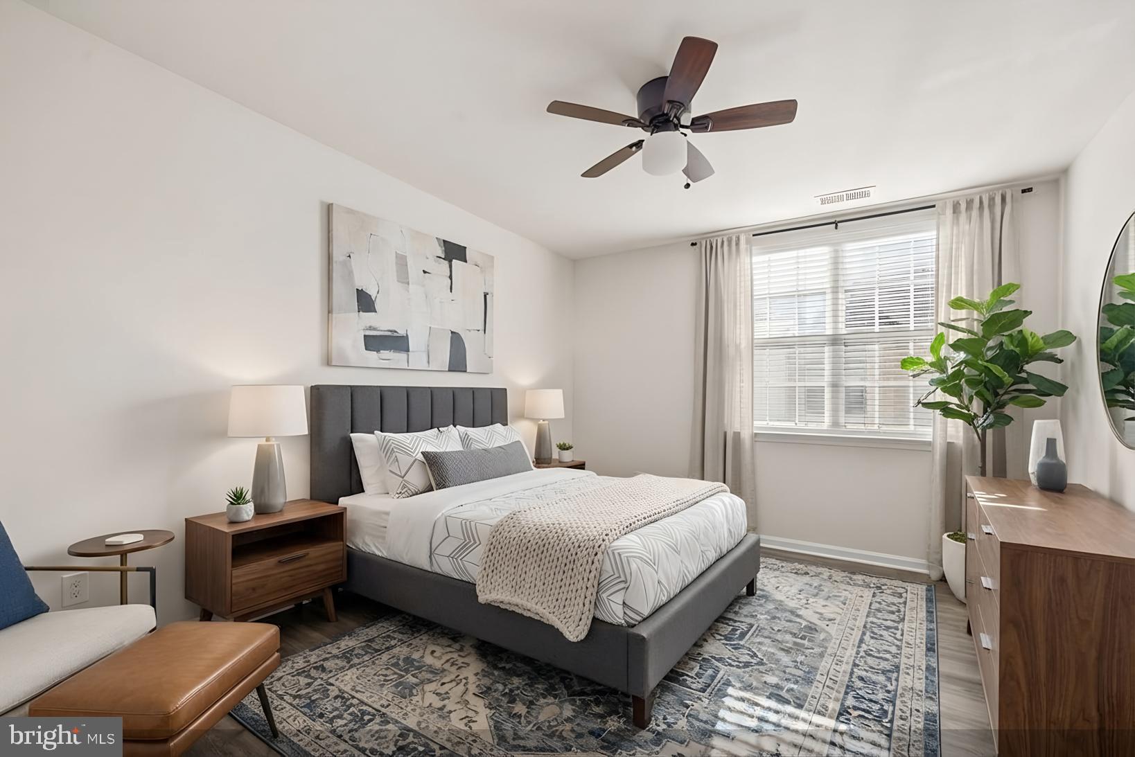 COMMONS ON POTOMAC SQUARE - Residential